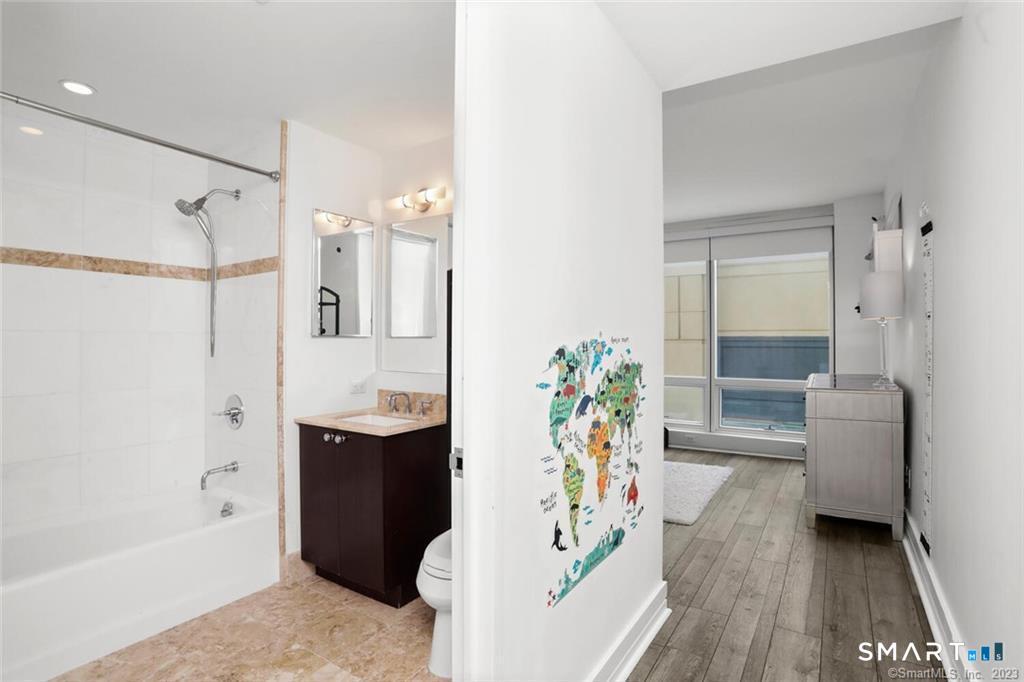 1 Broad Street Unit: 8E