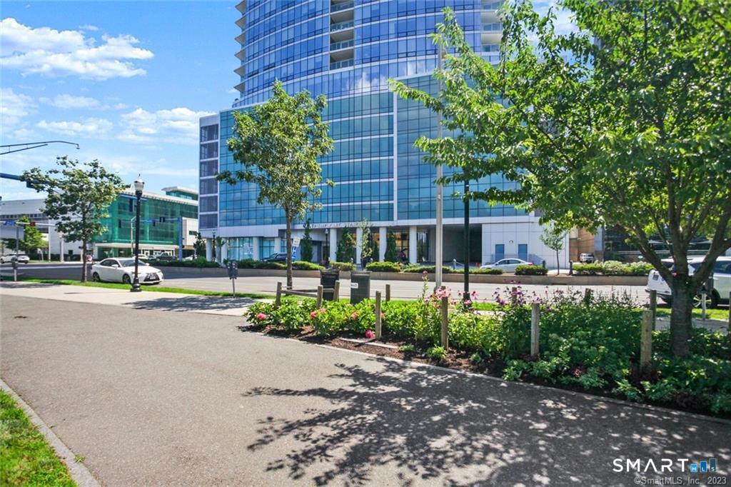 1 Broad Street Unit: 8E