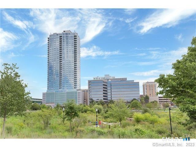 1 Broad Street Unit: 8E