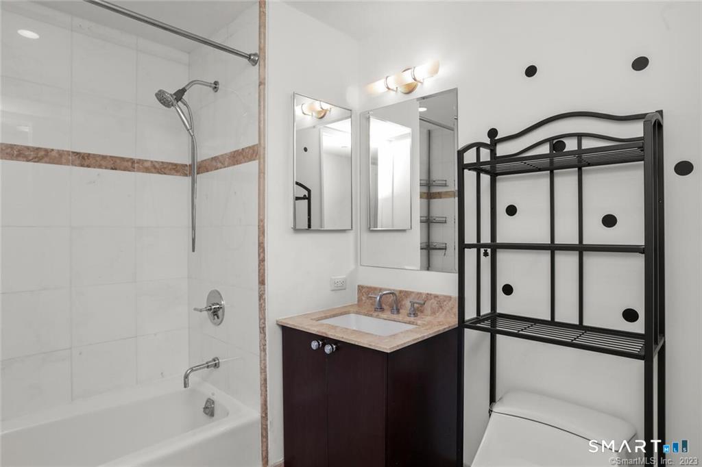1 Broad Street Unit: 8E