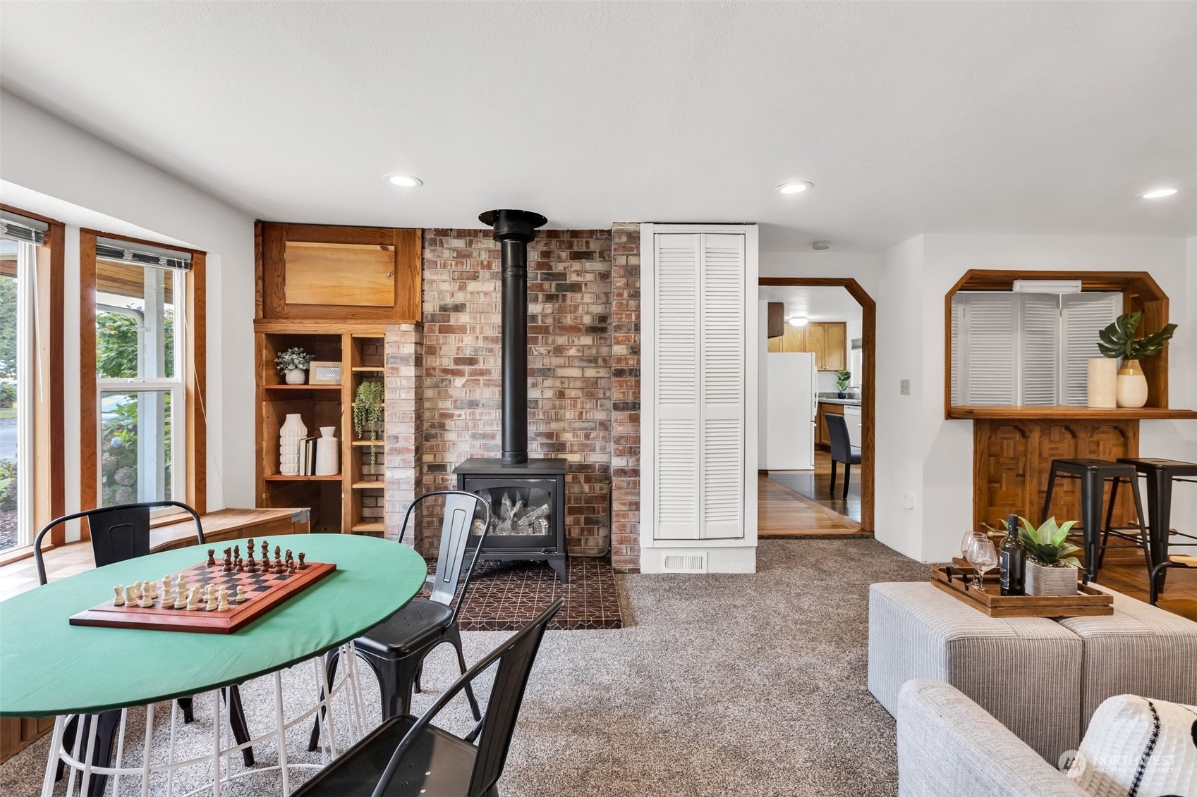 1117 Whitman Court NE