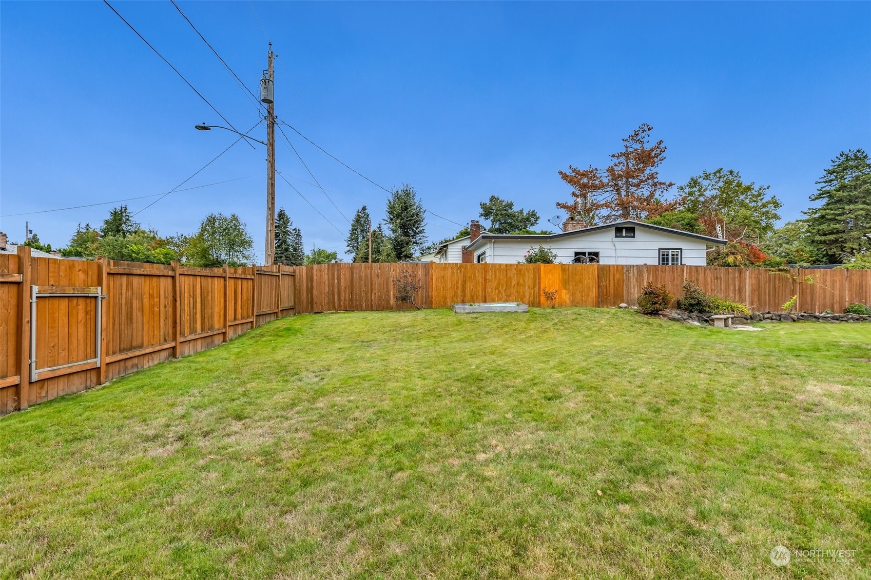 1117 Whitman Court NE