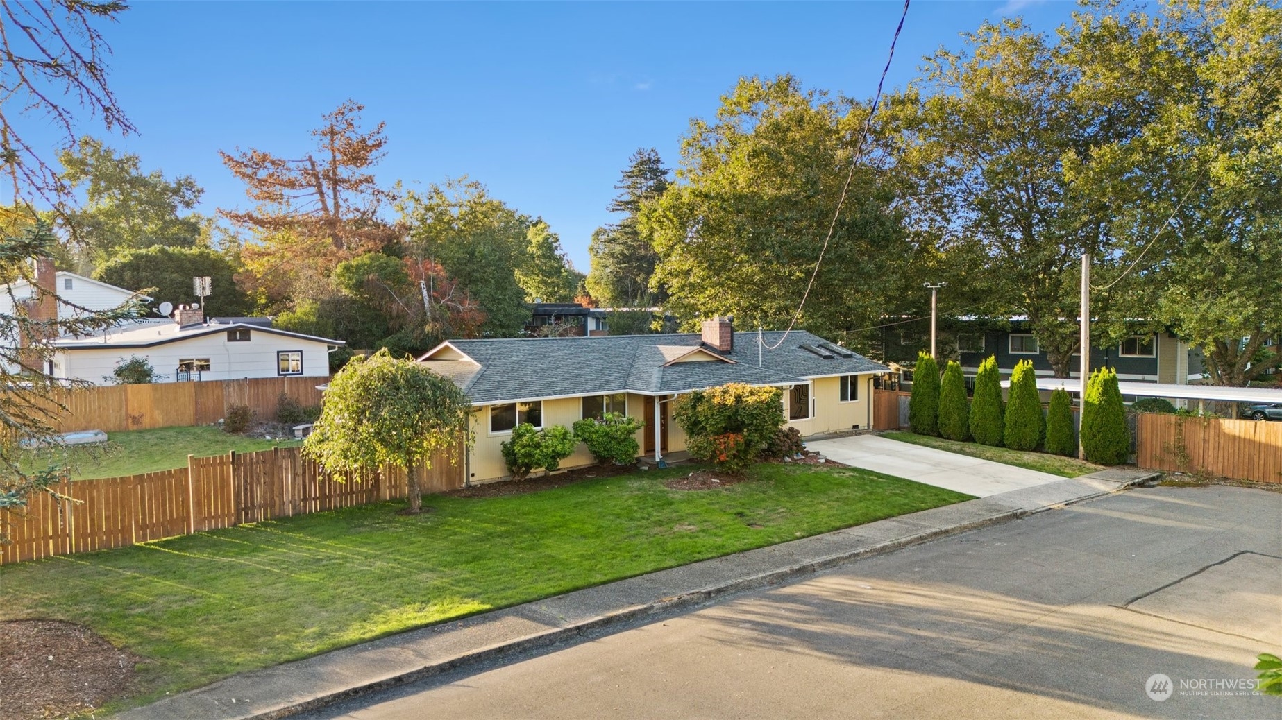 1117 Whitman Court NE