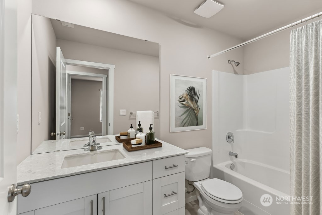 15711 Elm Street E Unit: 0016