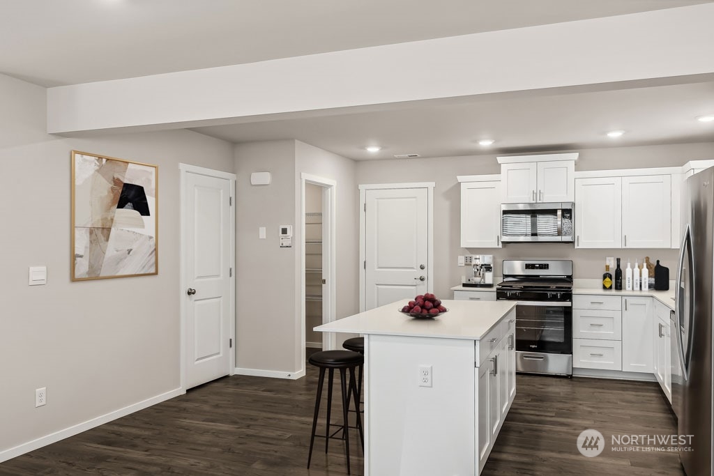 15711 Elm Street E Unit: 0016