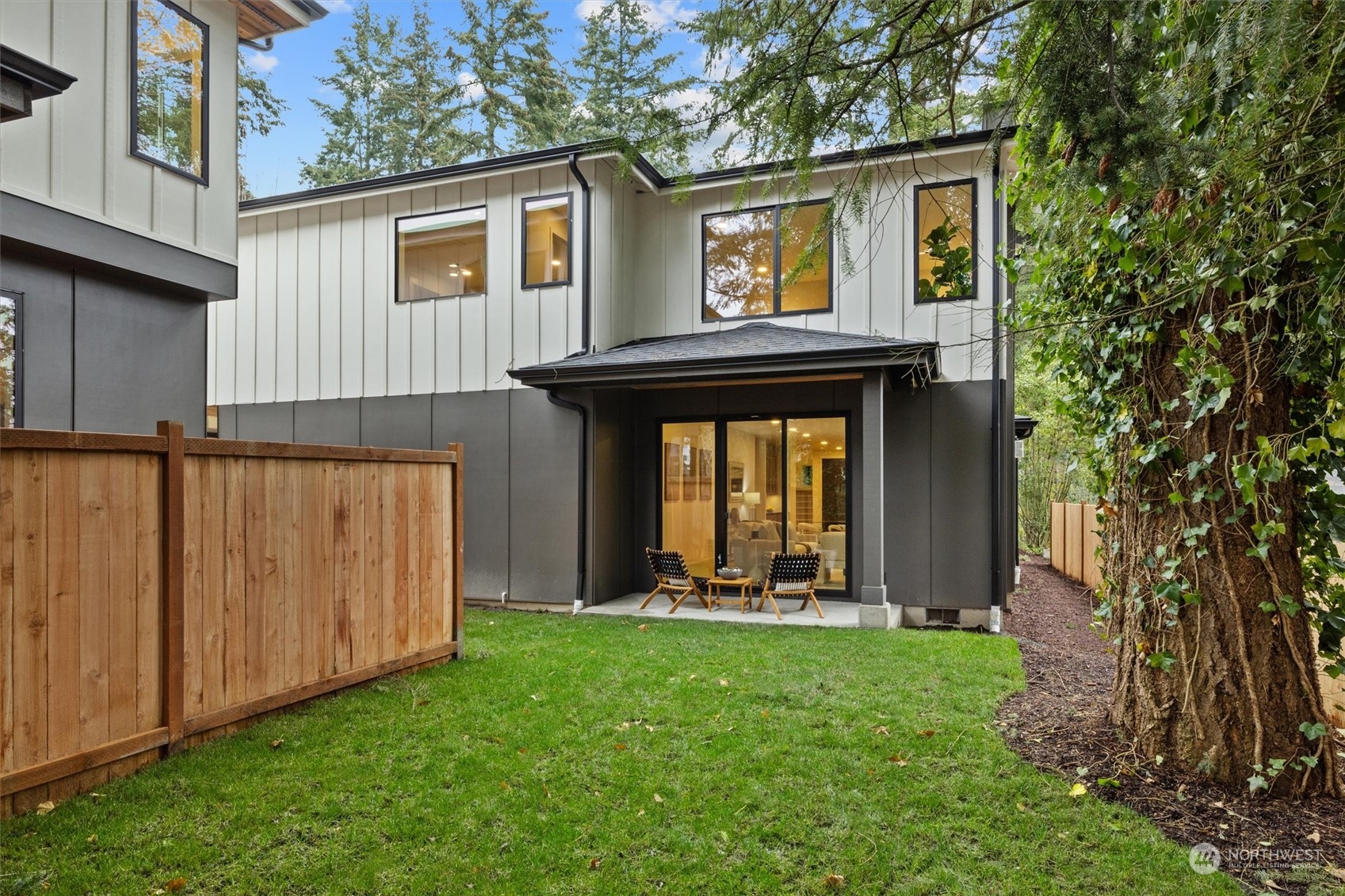 10827 104th Avenue NE