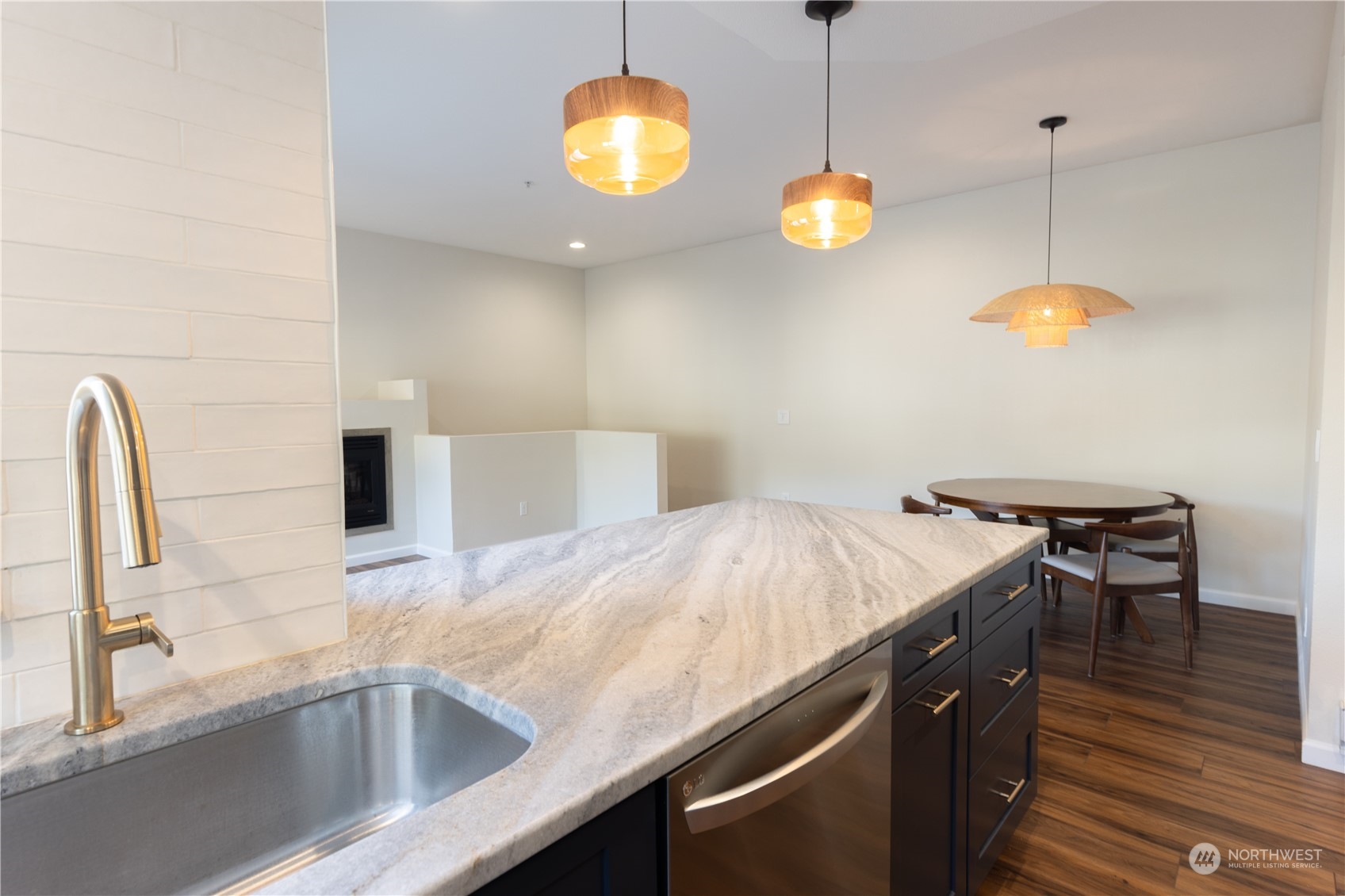 4021 s 222nd pl Unit: 203