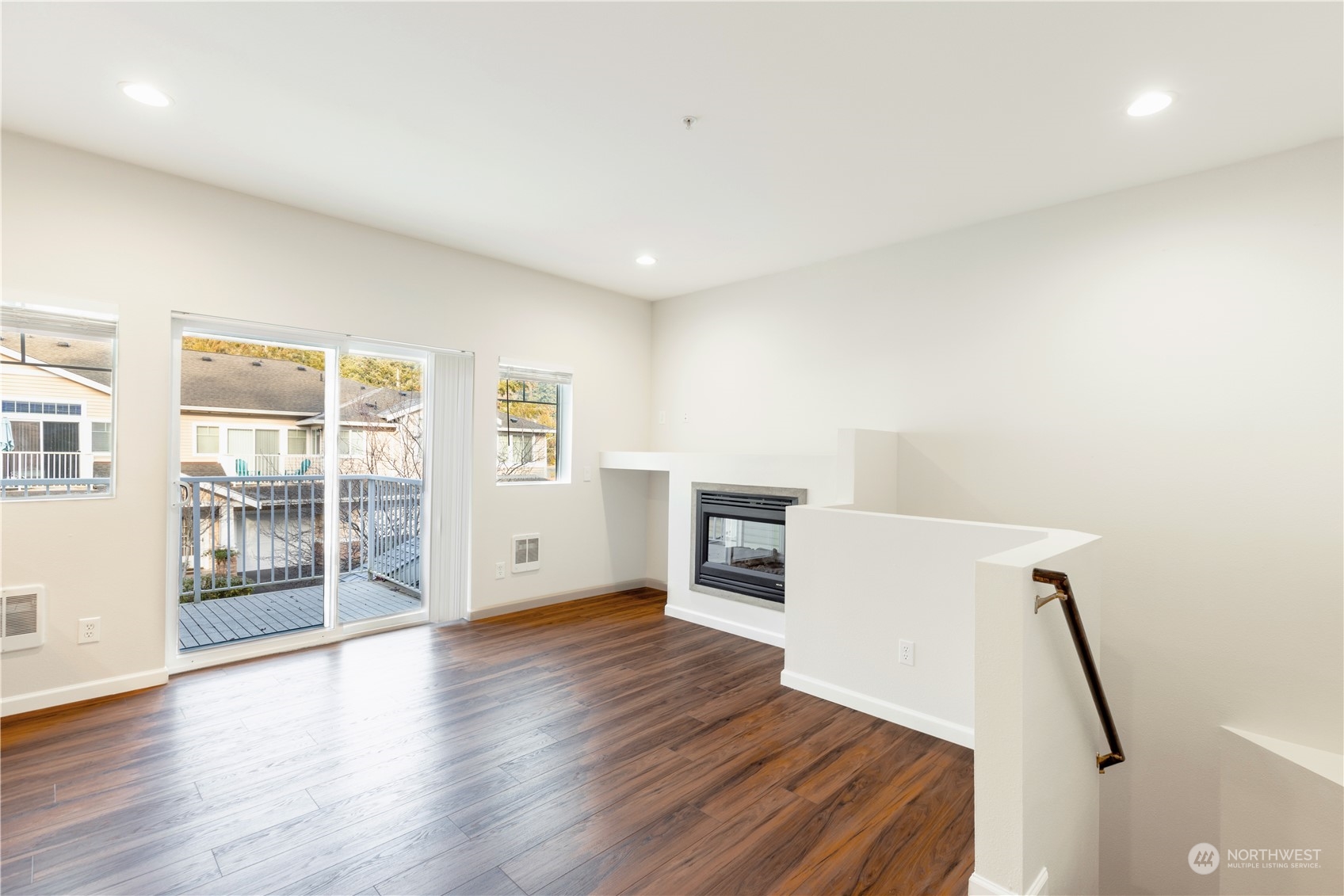 4021 s 222nd pl Unit: 203