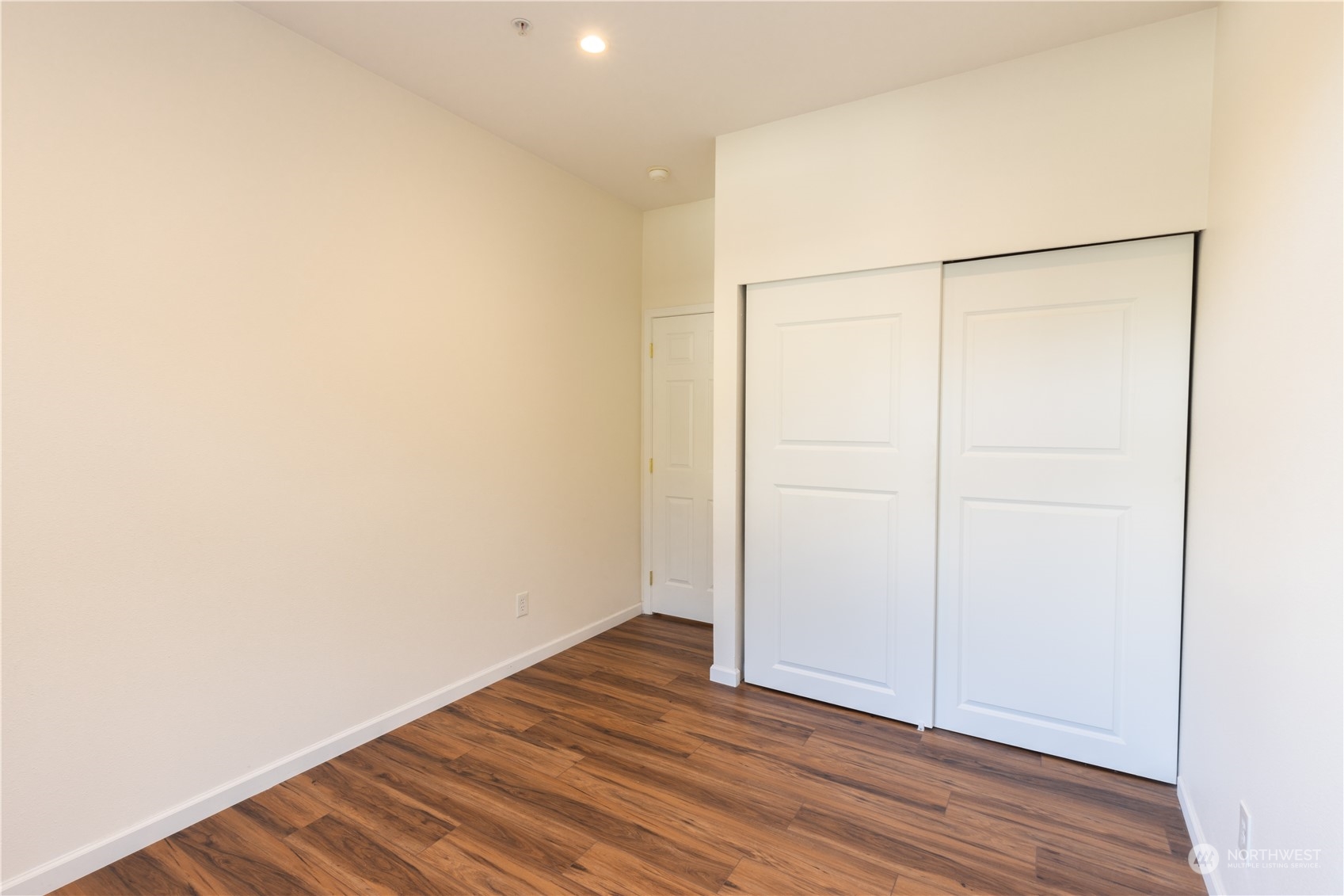 4021 s 222nd pl Unit: 203