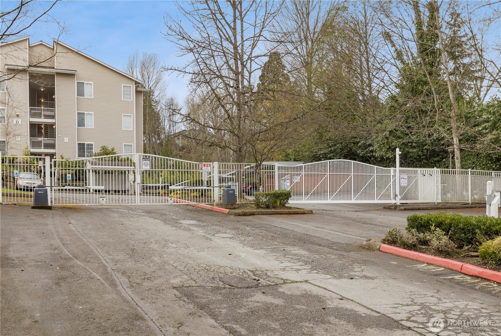 801 Rainier Avenue N Unit: C114