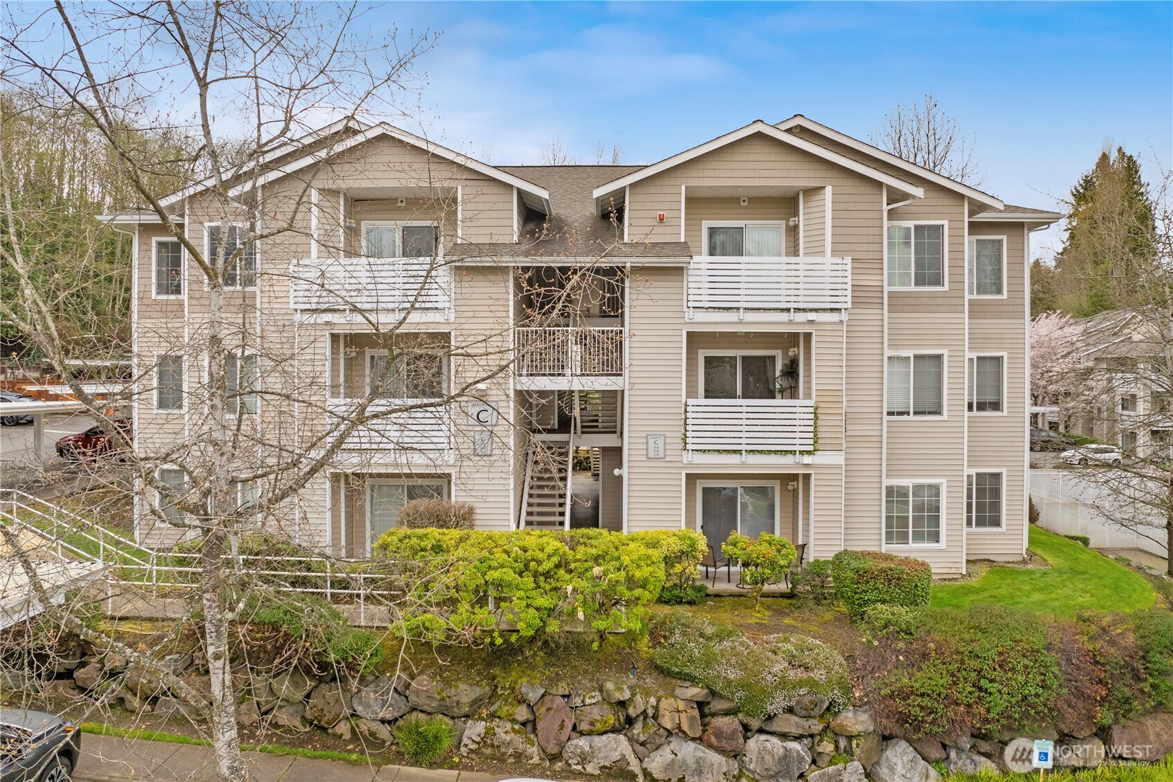 801 Rainier Avenue N Unit: C114