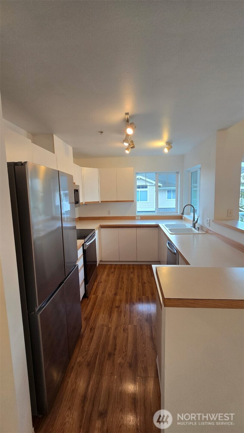 21907 42nd Avenue S Unit: 203