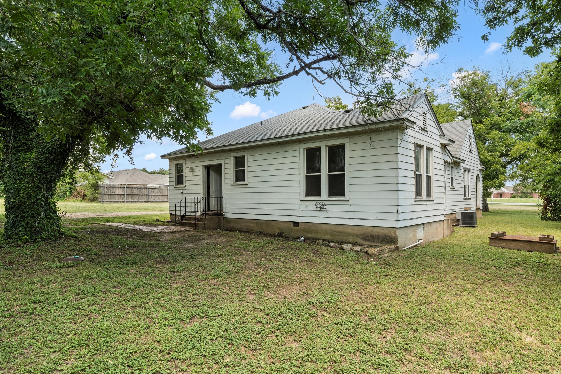 1110 S Harrison Street