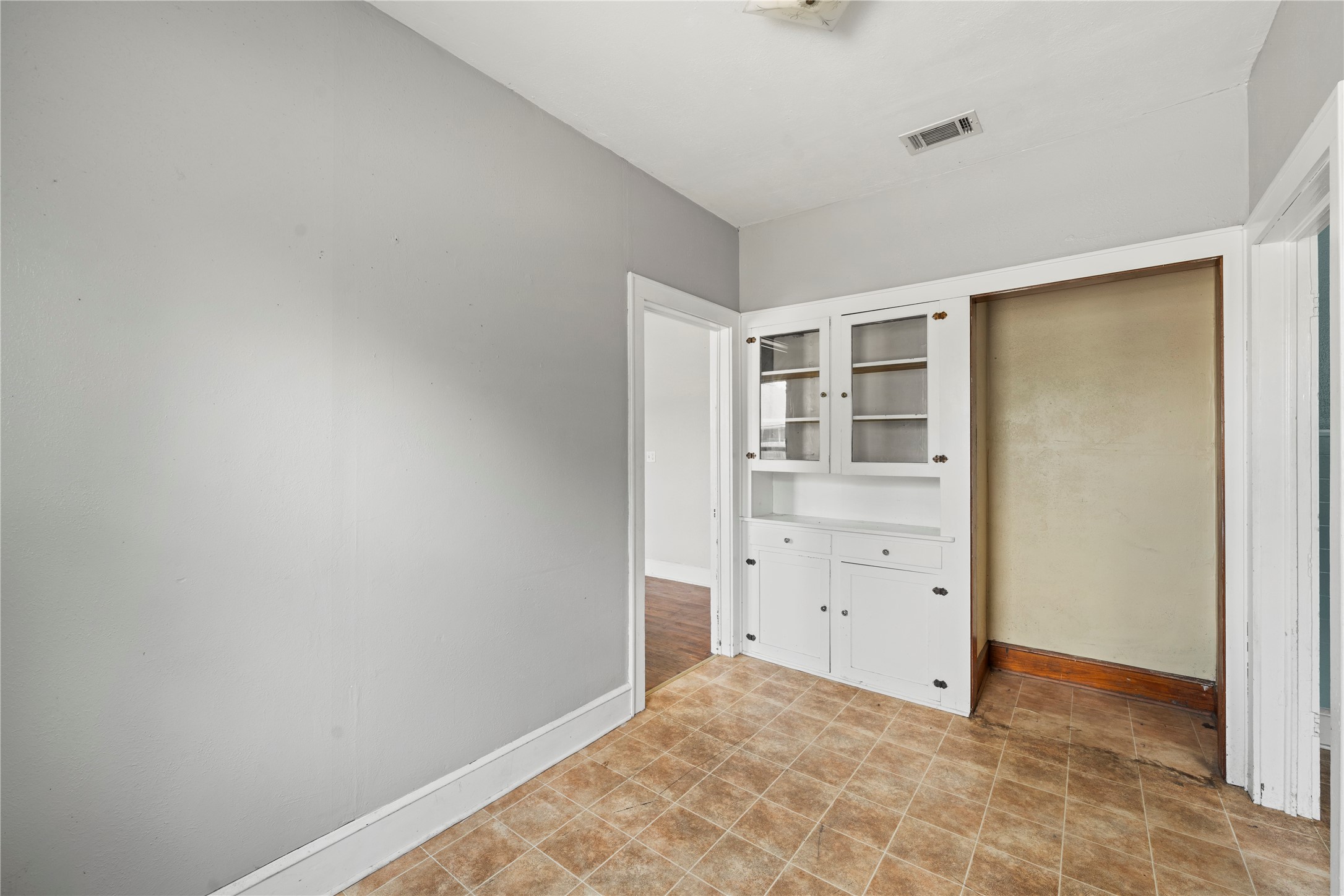 1110 S Harrison Street