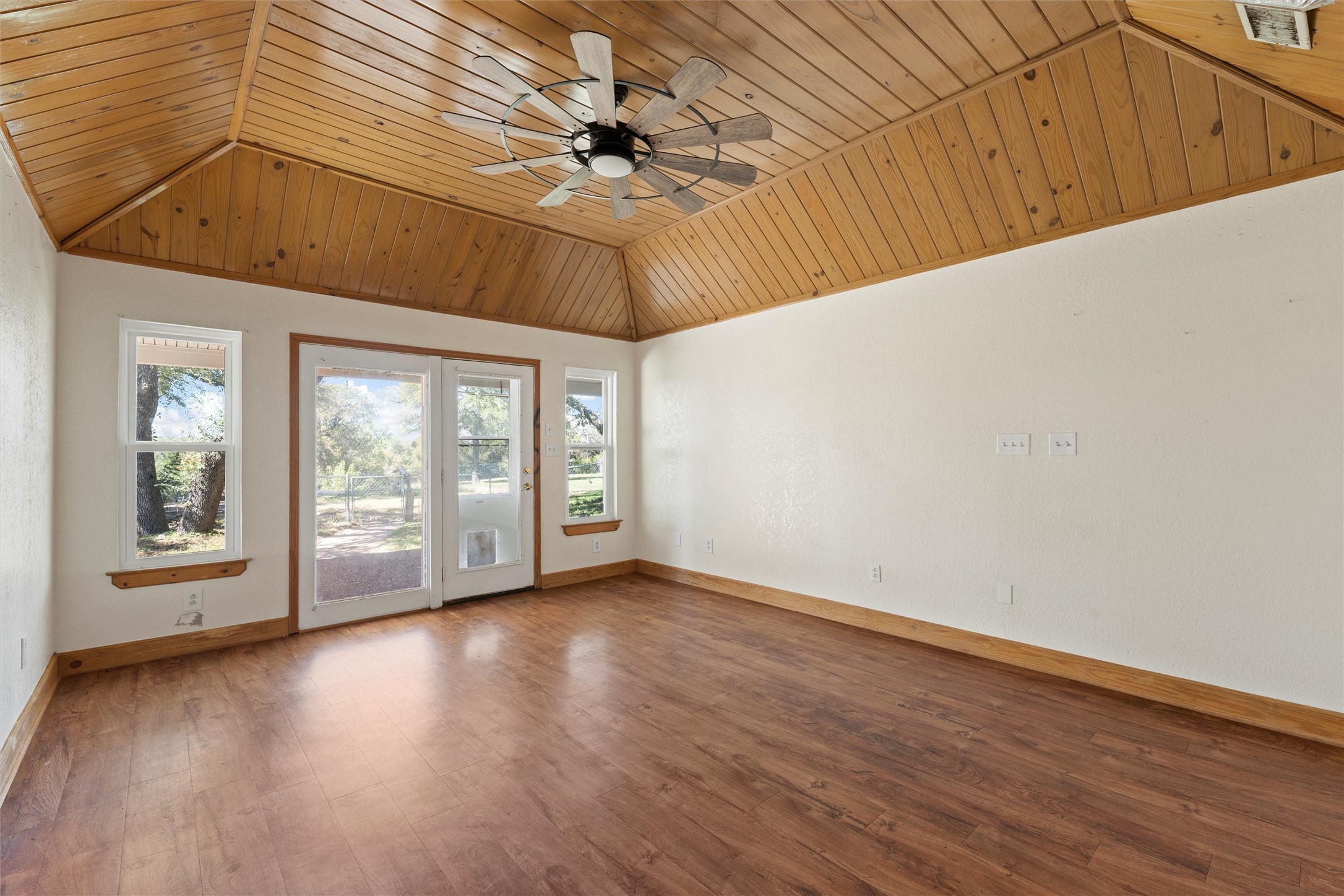 145 County Road 1816