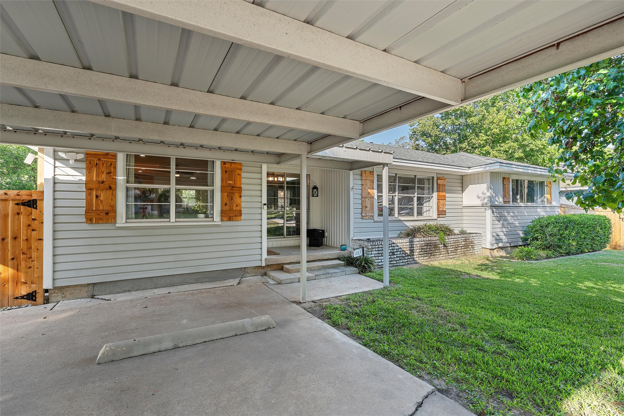 1027 Park Drive