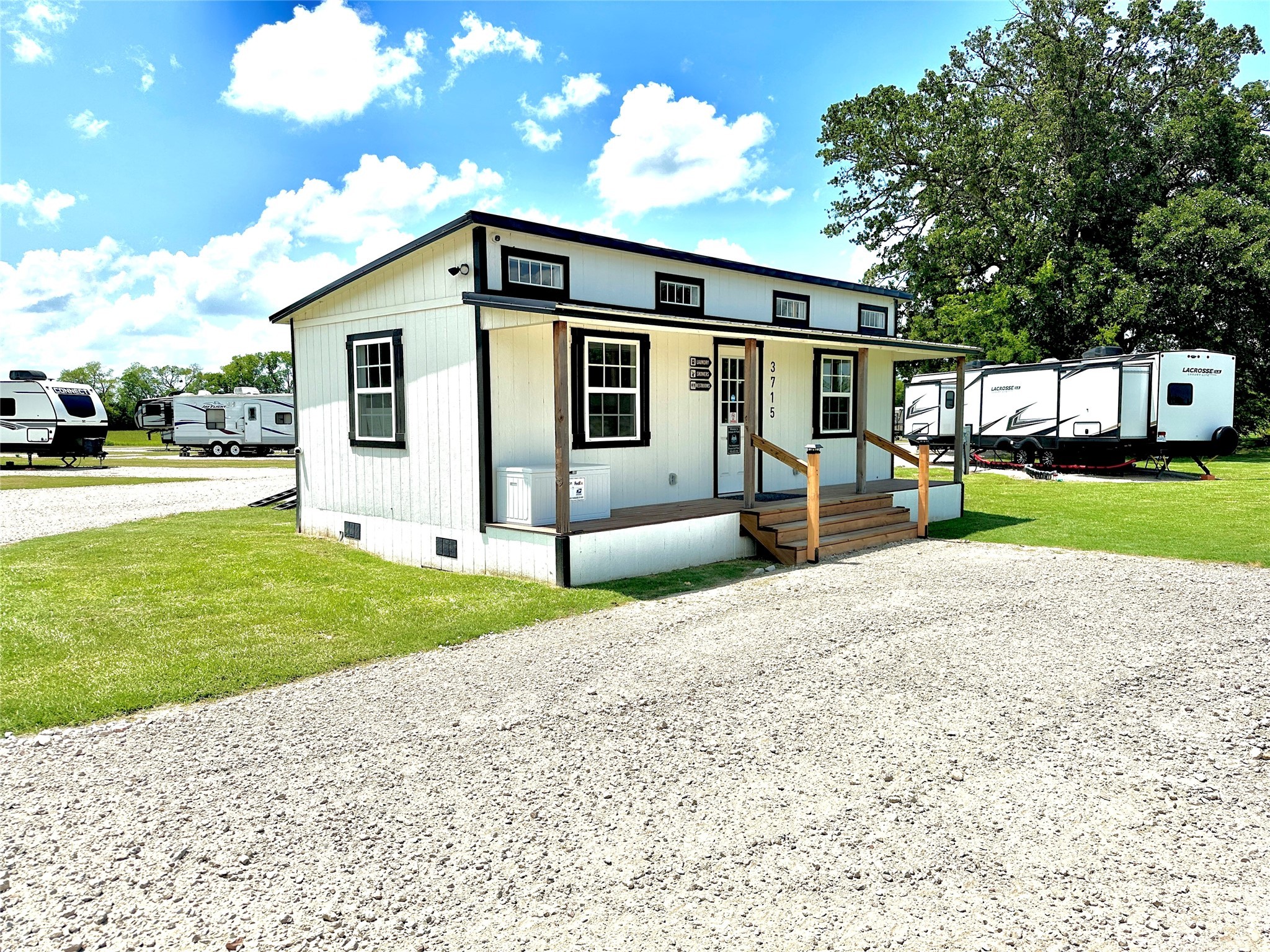 3715 Farm Road 1567 W