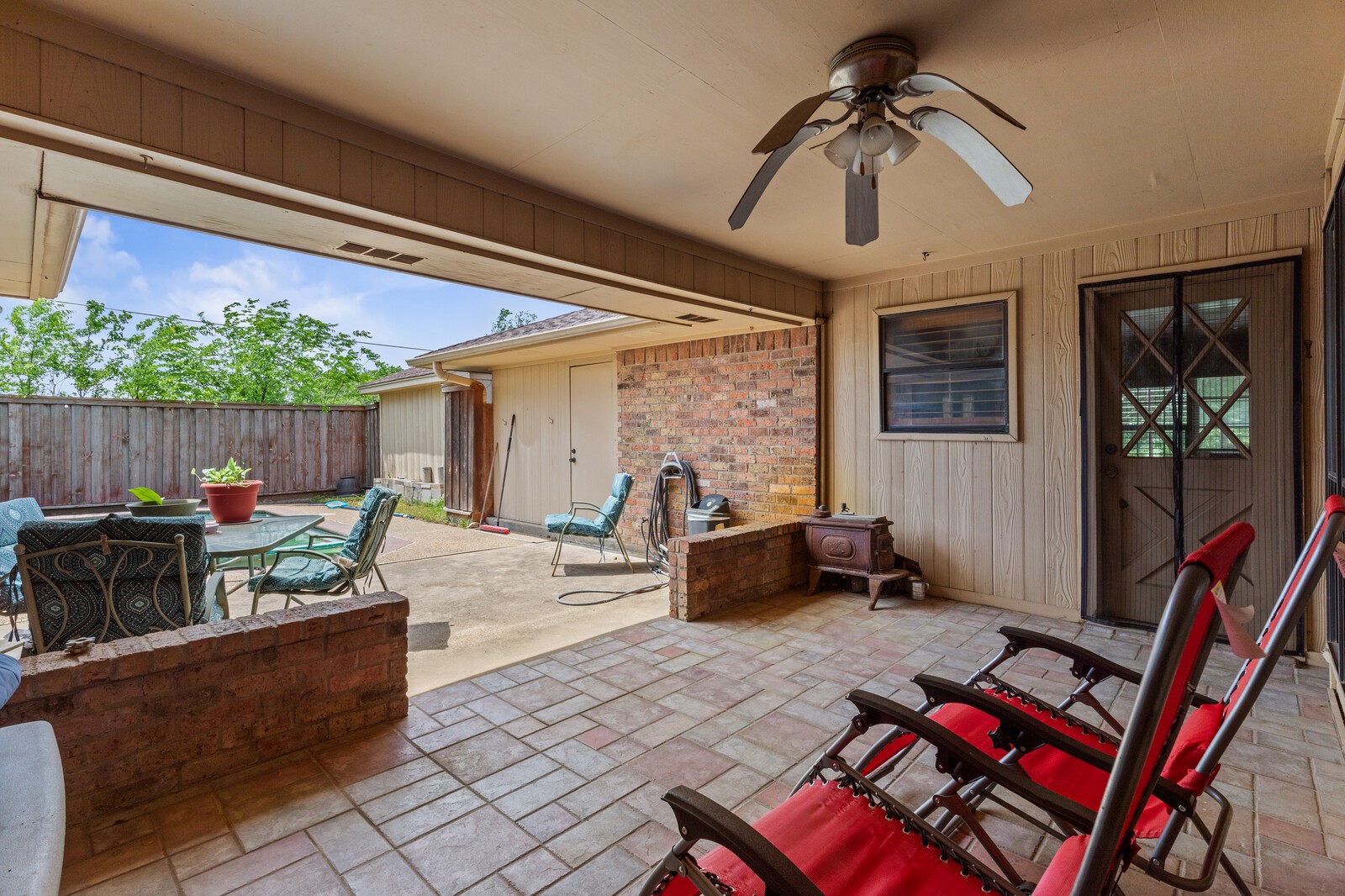 1502 Hinchliffe Road