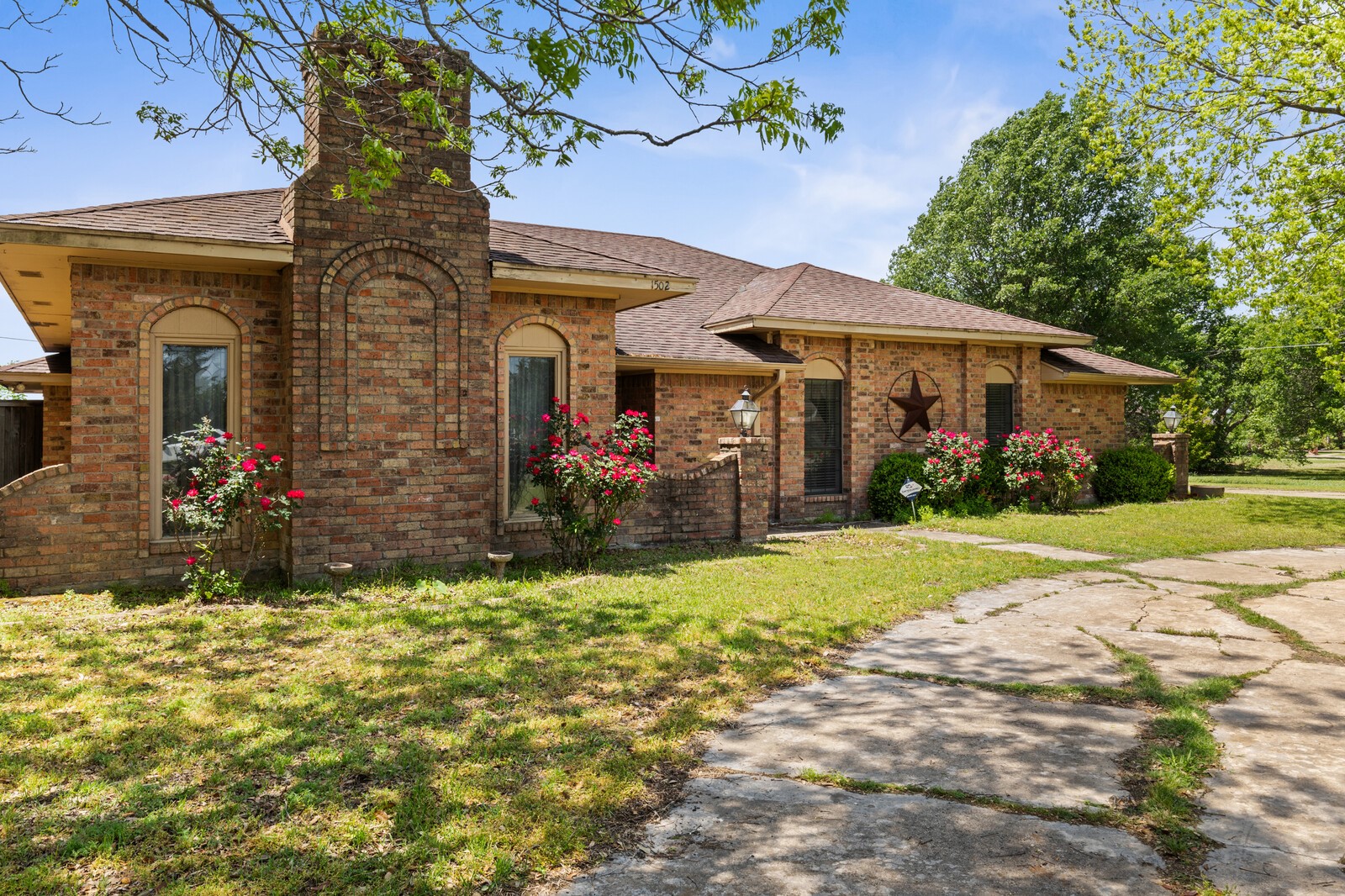 1502 Hinchliffe Road