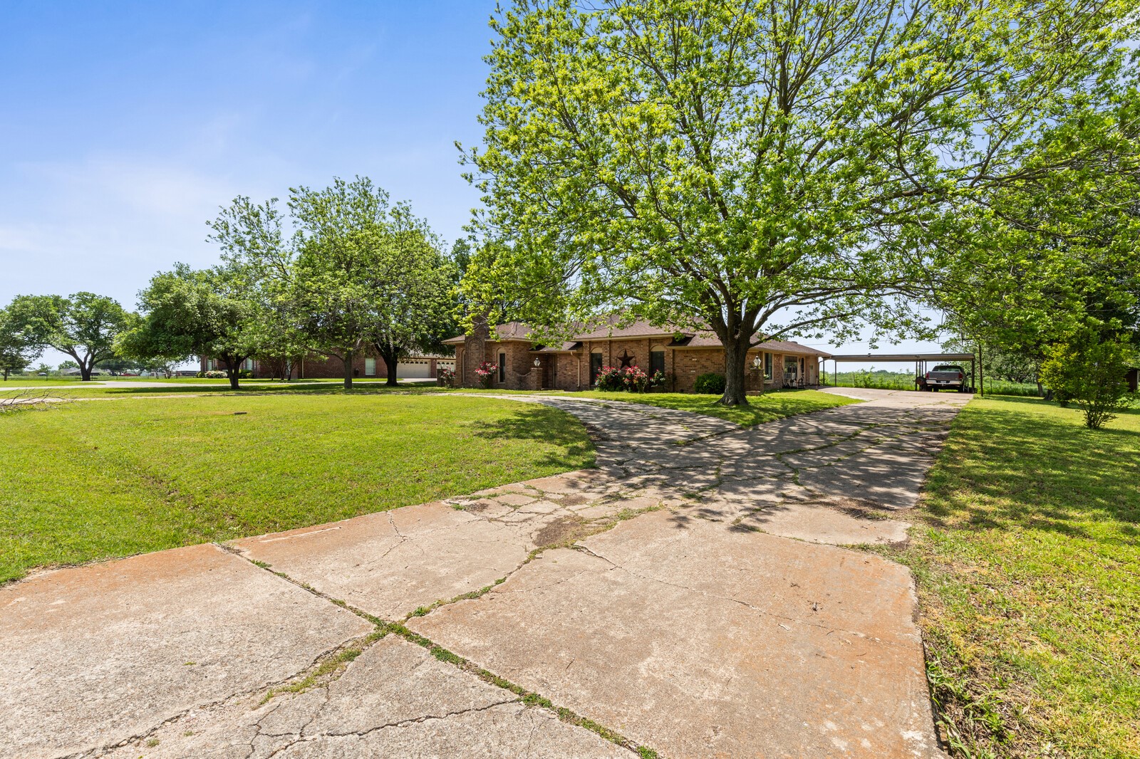 1502 Hinchliffe Road