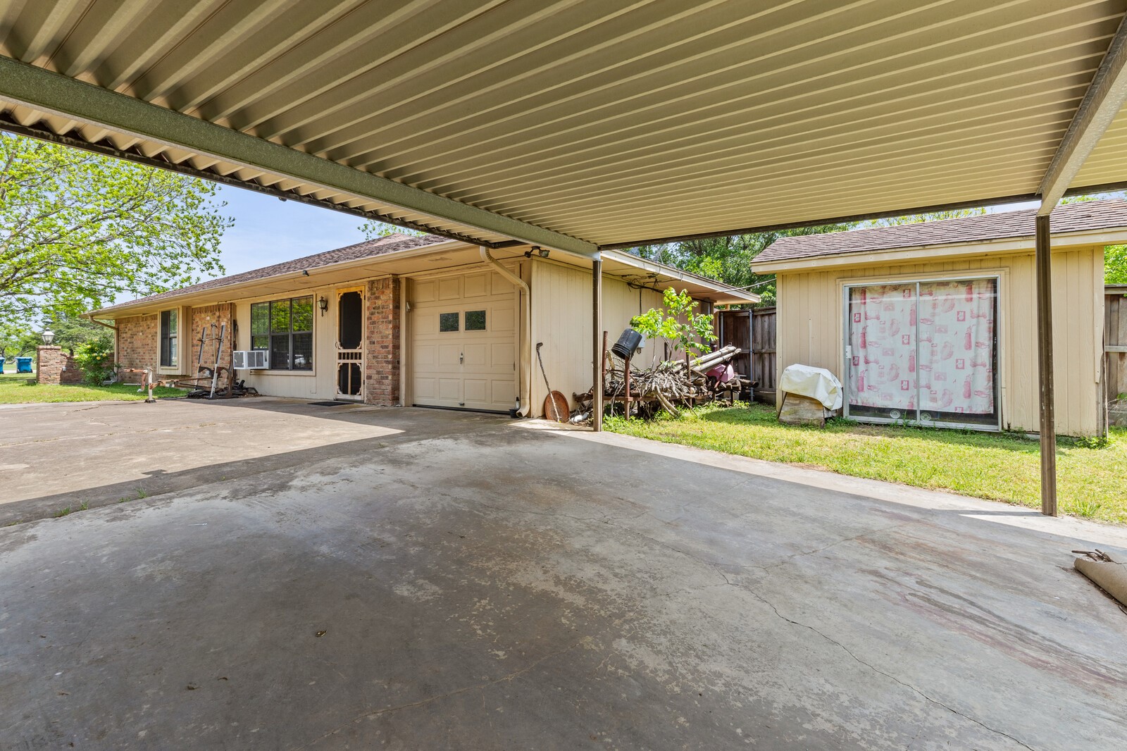 1502 Hinchliffe Road