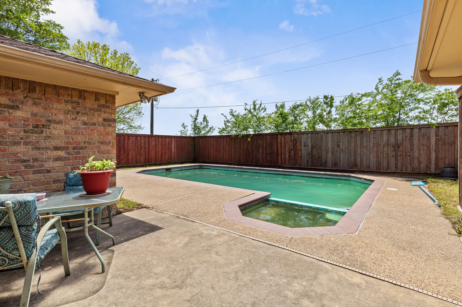 1502 Hinchliffe Road