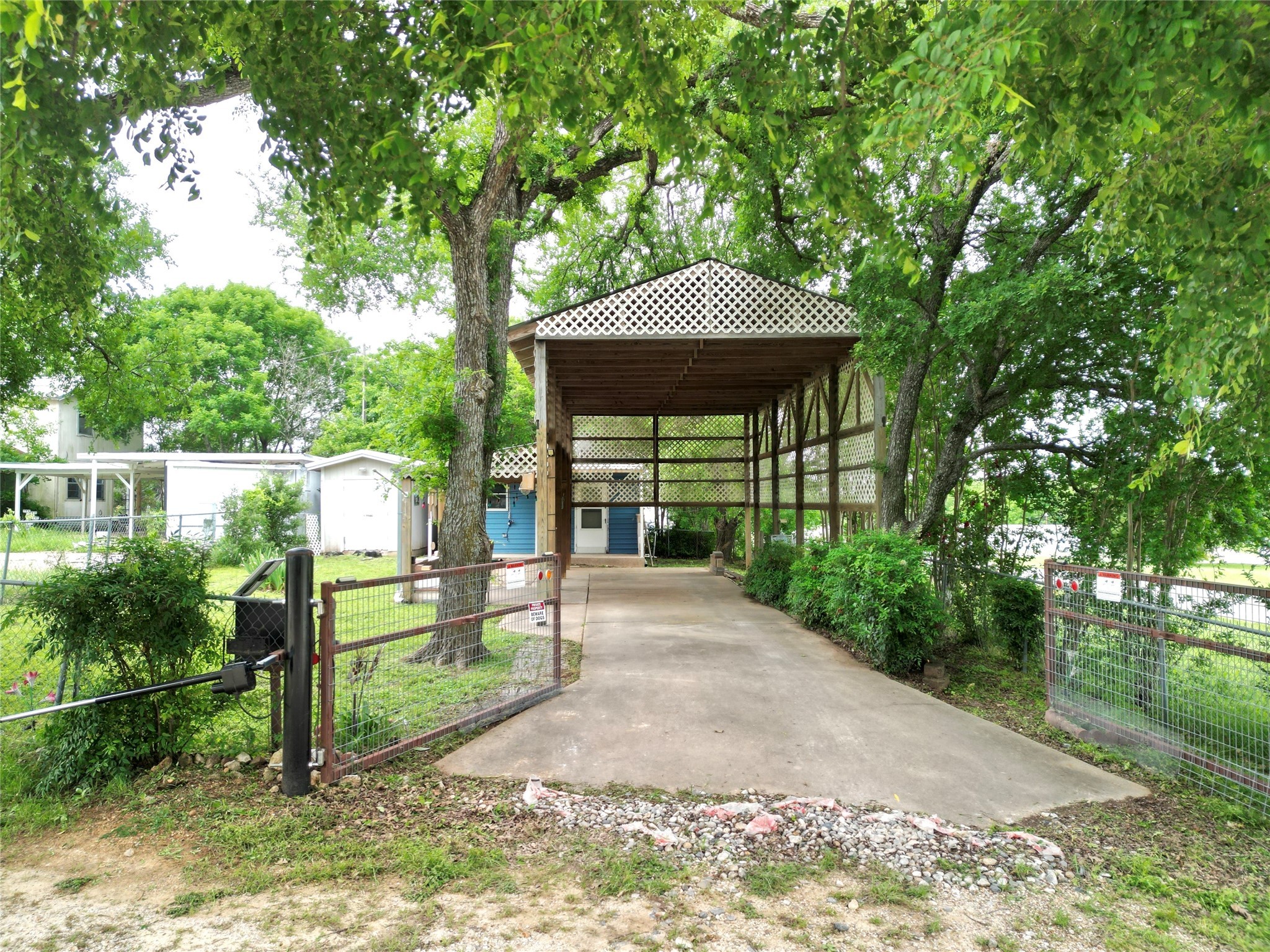 111 Private Road 127