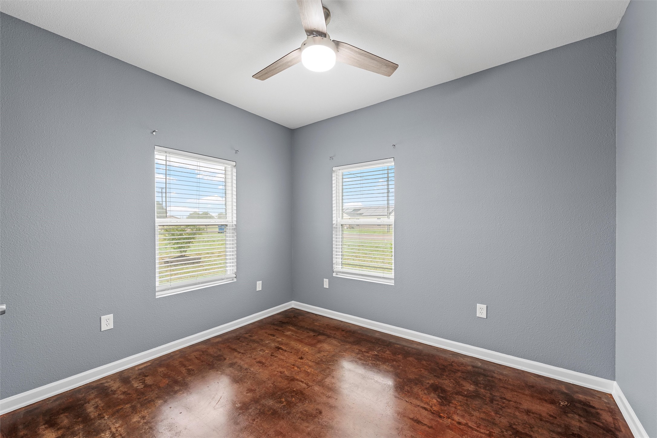 604 S Aquilla Street