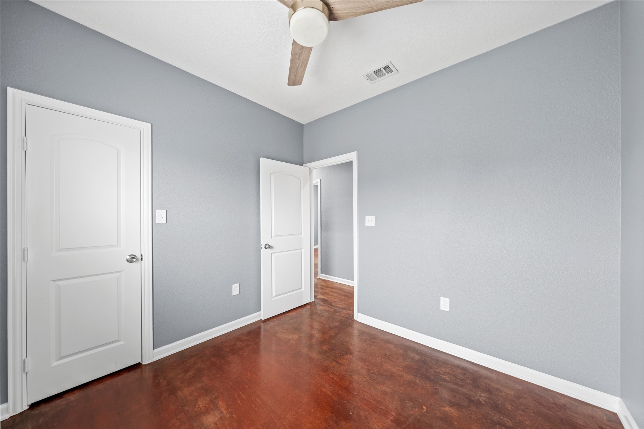 604 S Aquilla Street