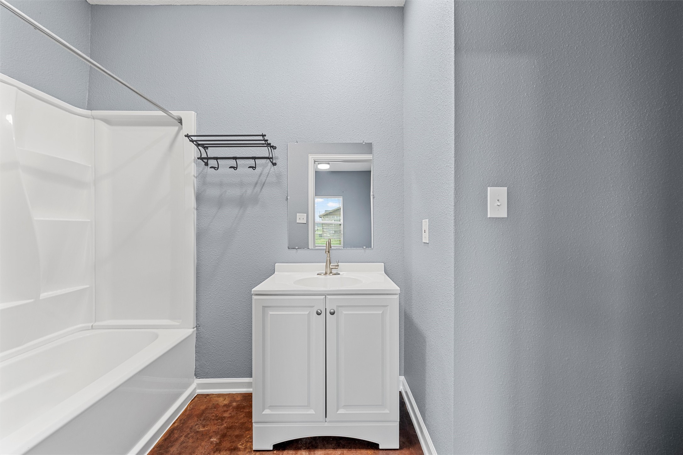 604 S Aquilla Street