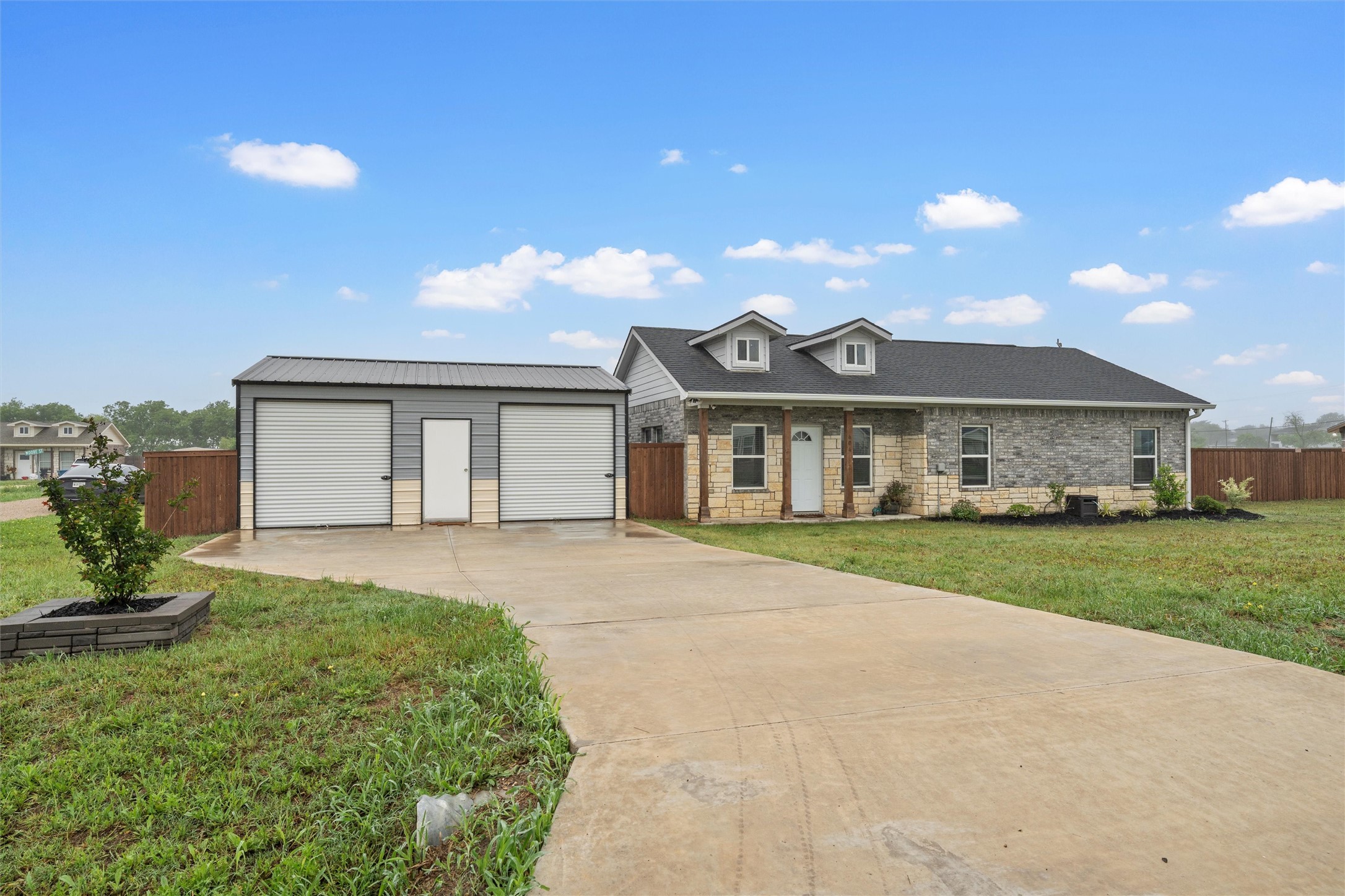 604 S Aquilla Street