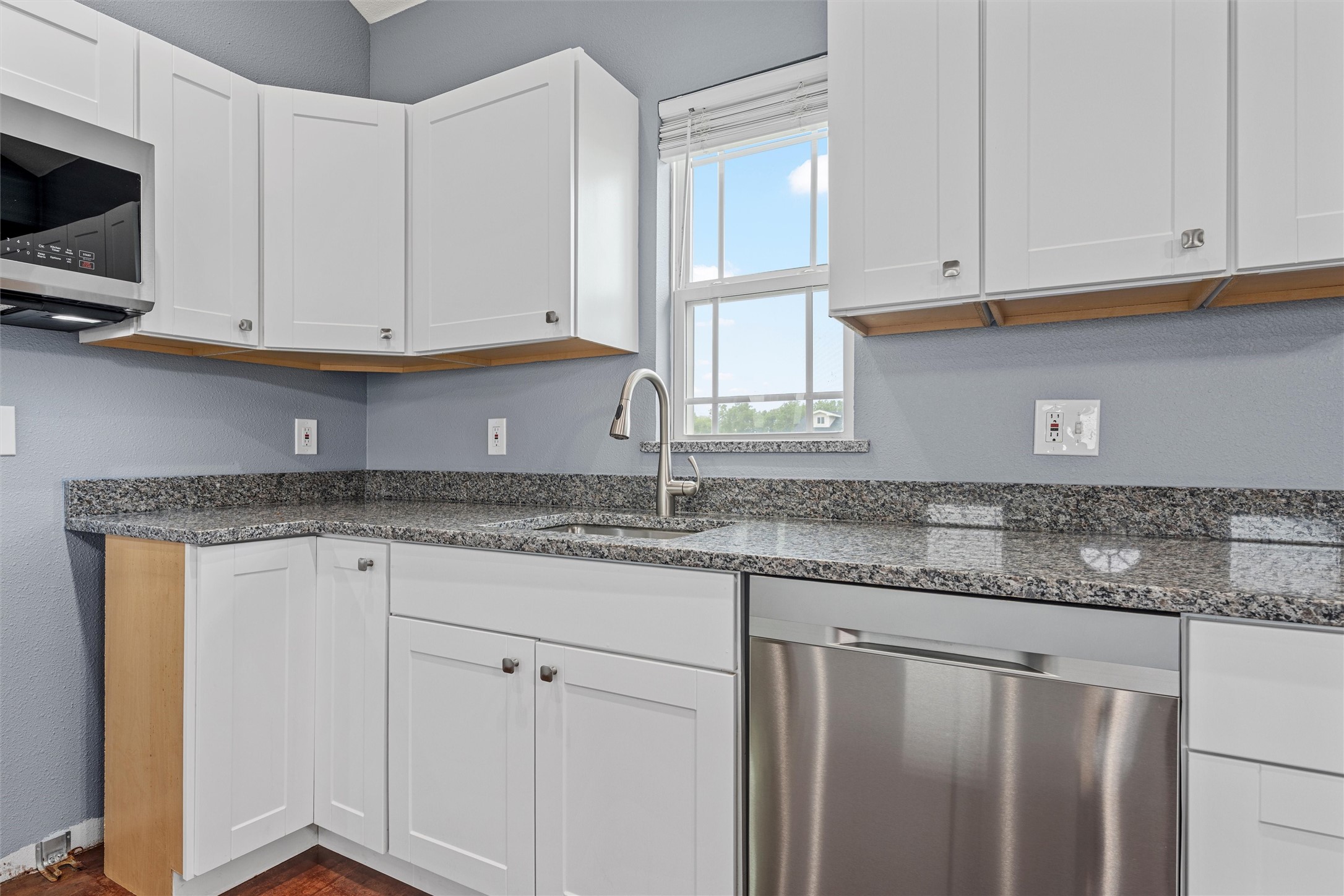 604 S Aquilla Street