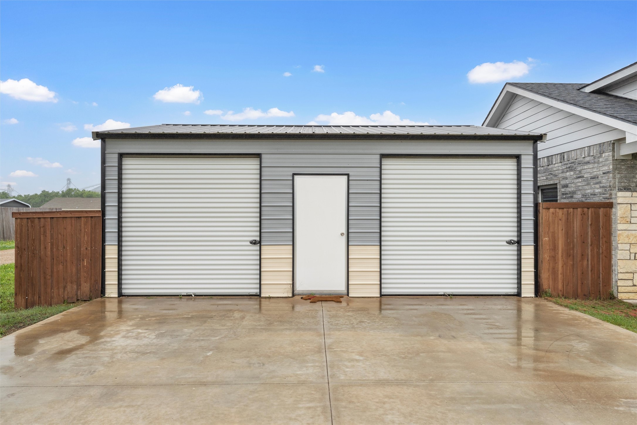 604 S Aquilla Street