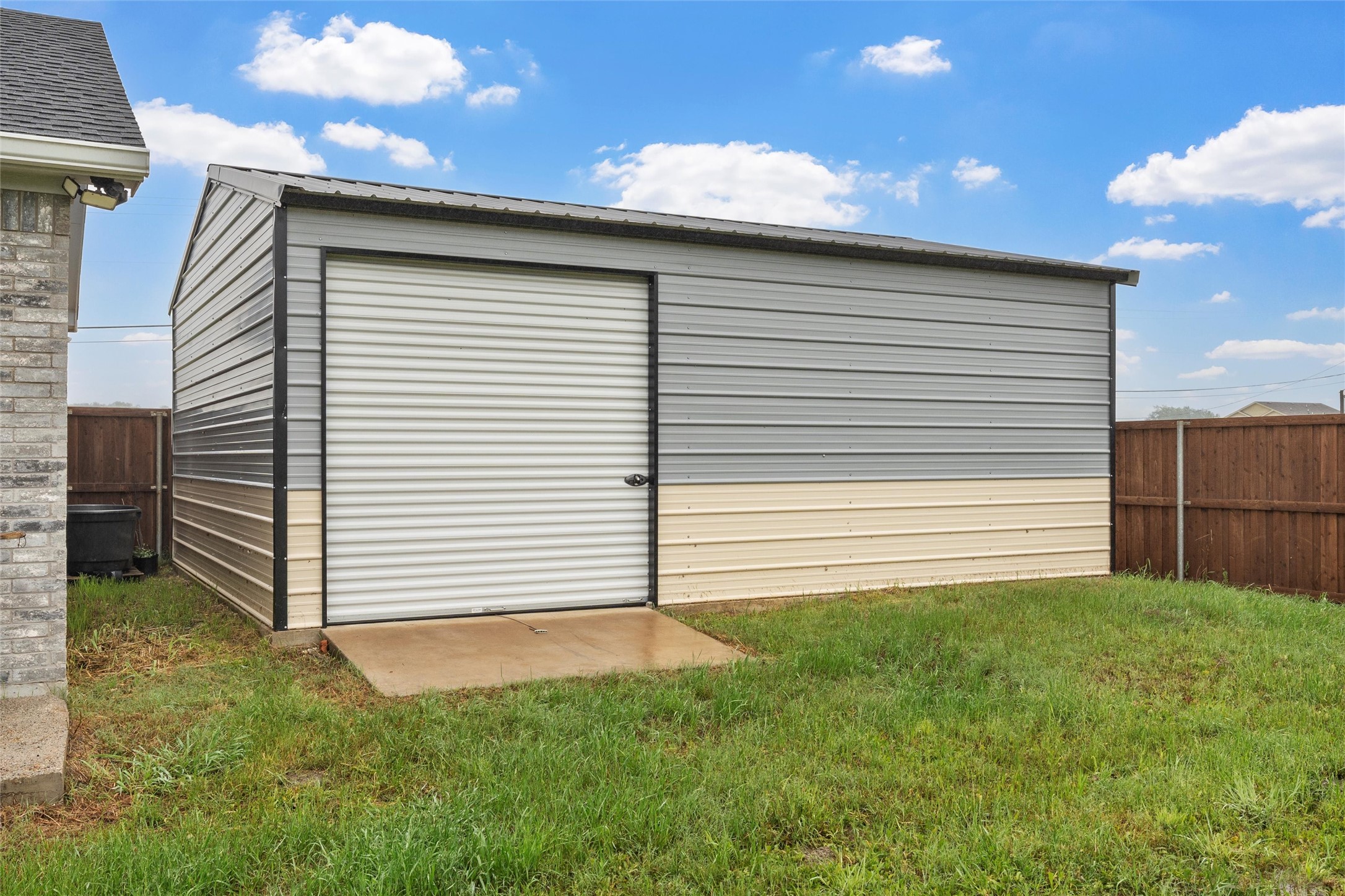 604 S Aquilla Street