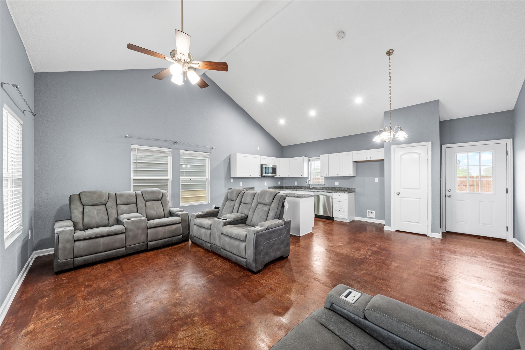 604 S Aquilla Street