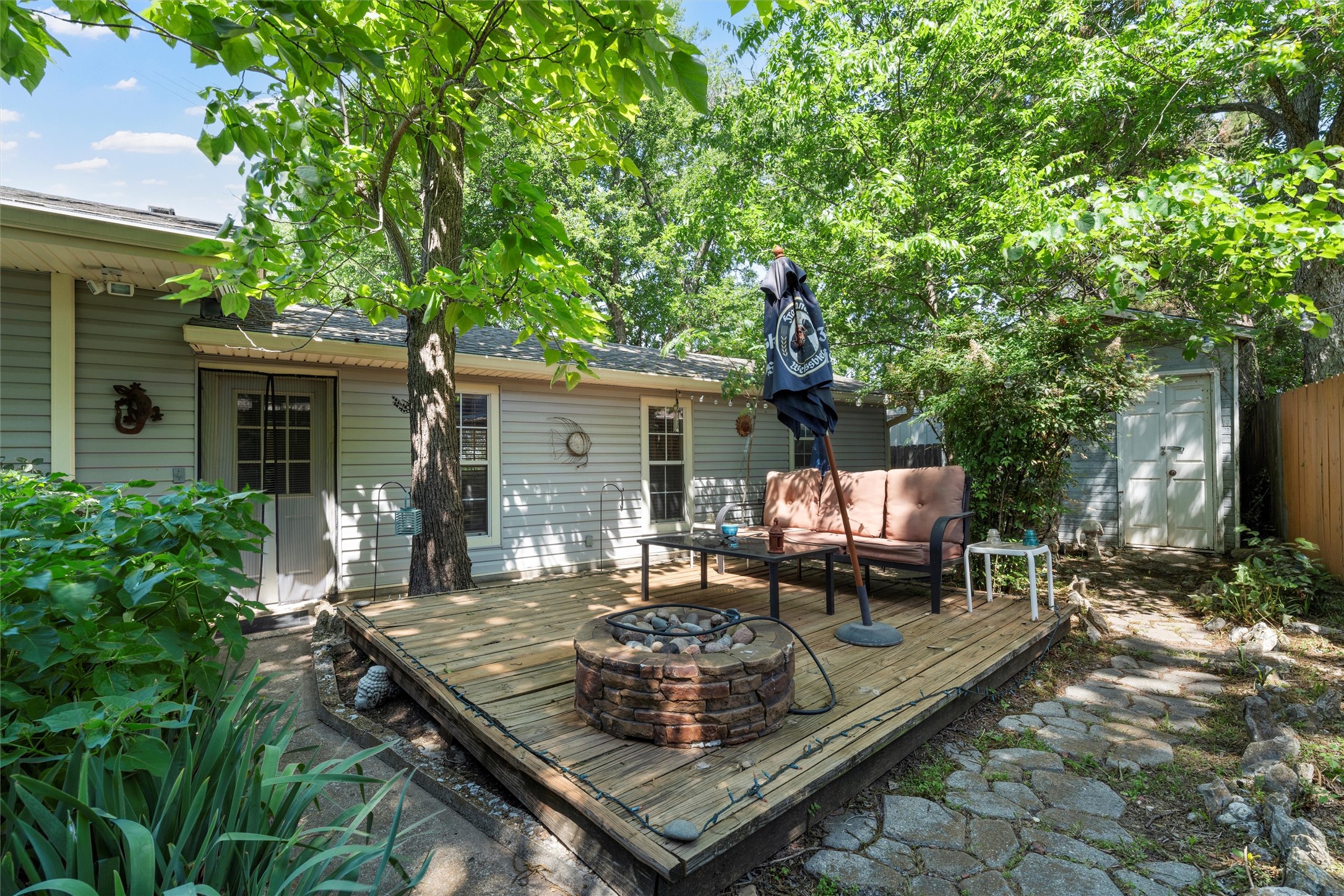 117 Linda Lee Loop