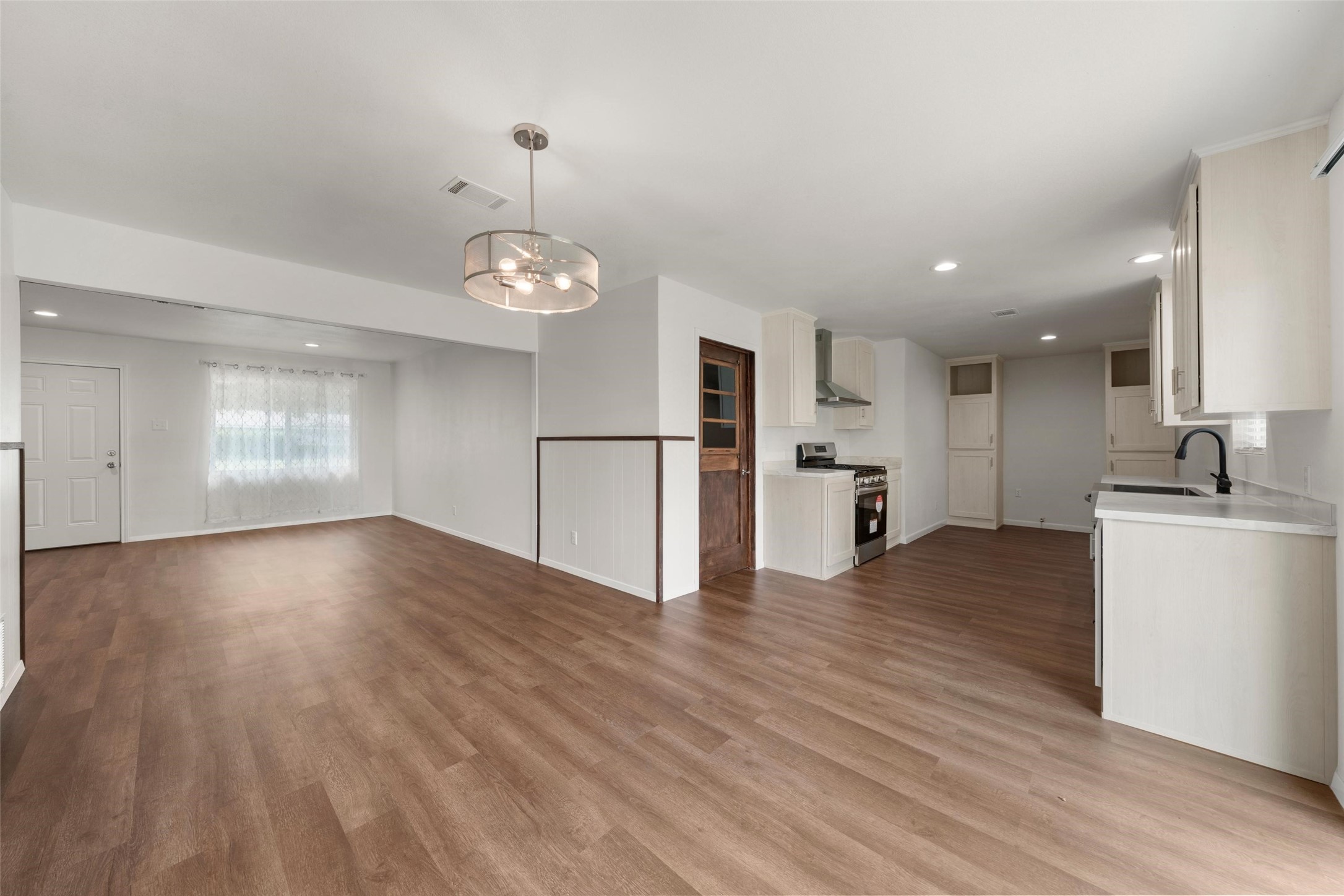 527 Dison Drive