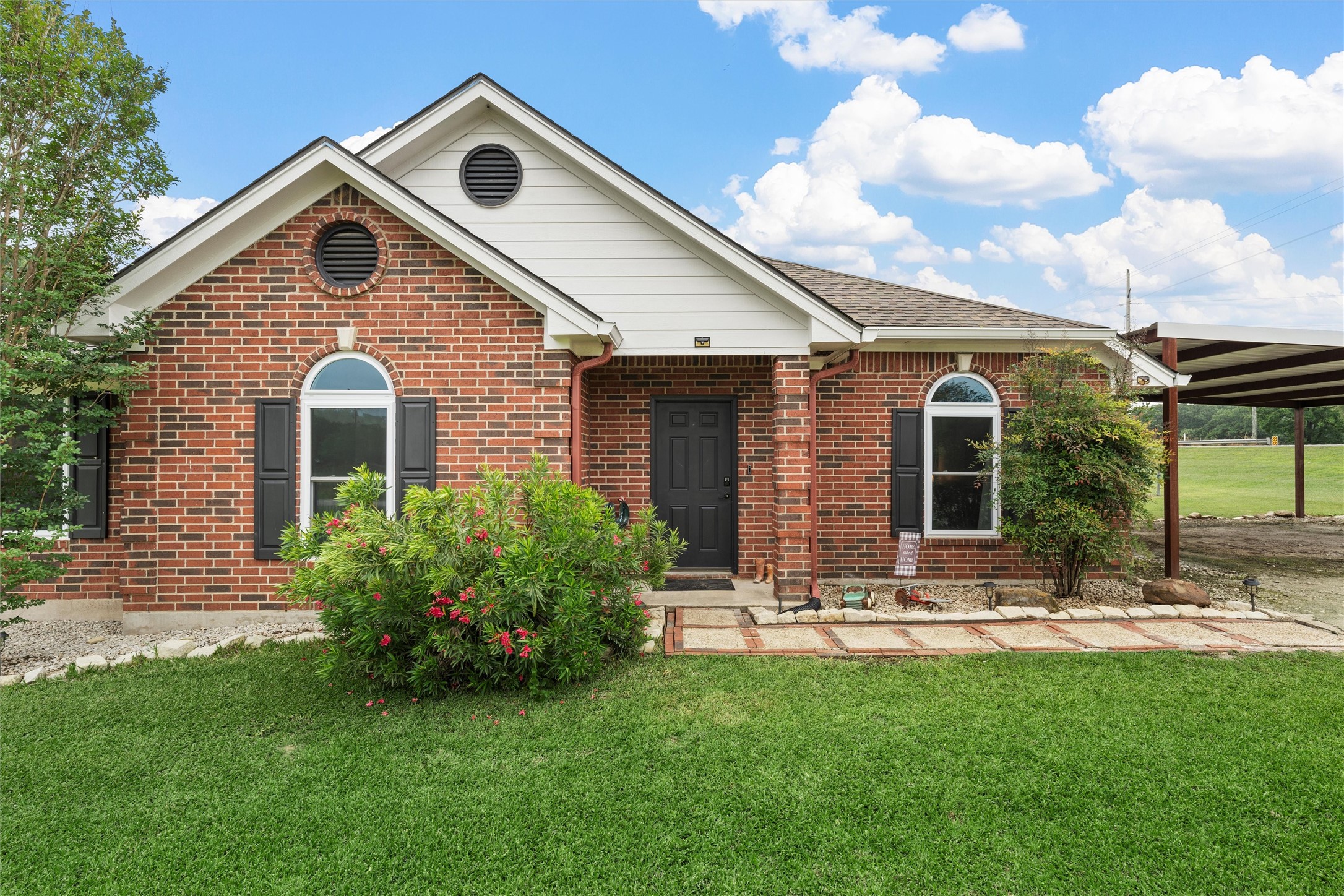 104 Oak Hill Loop