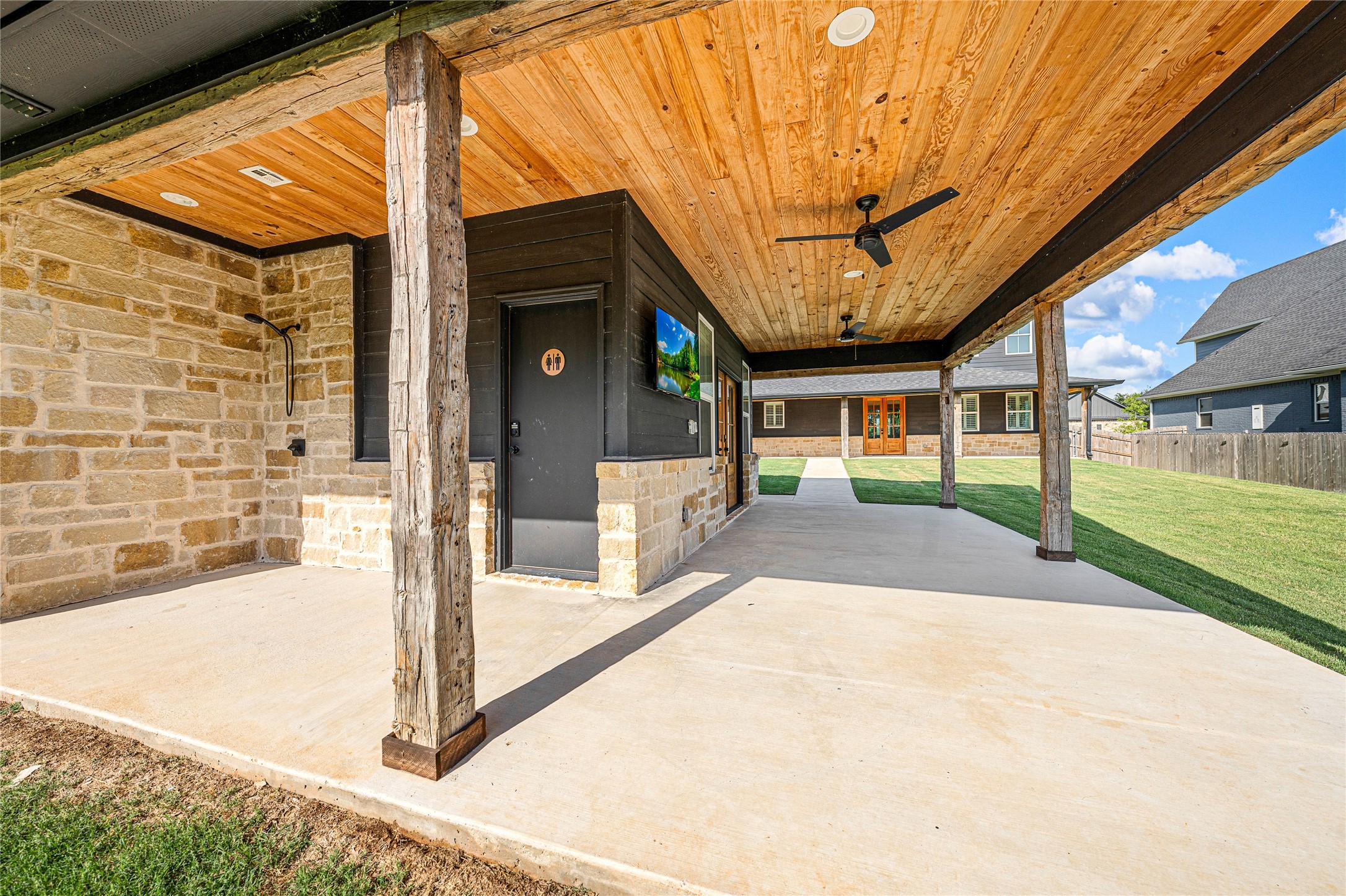 8300 Spicewood Springs