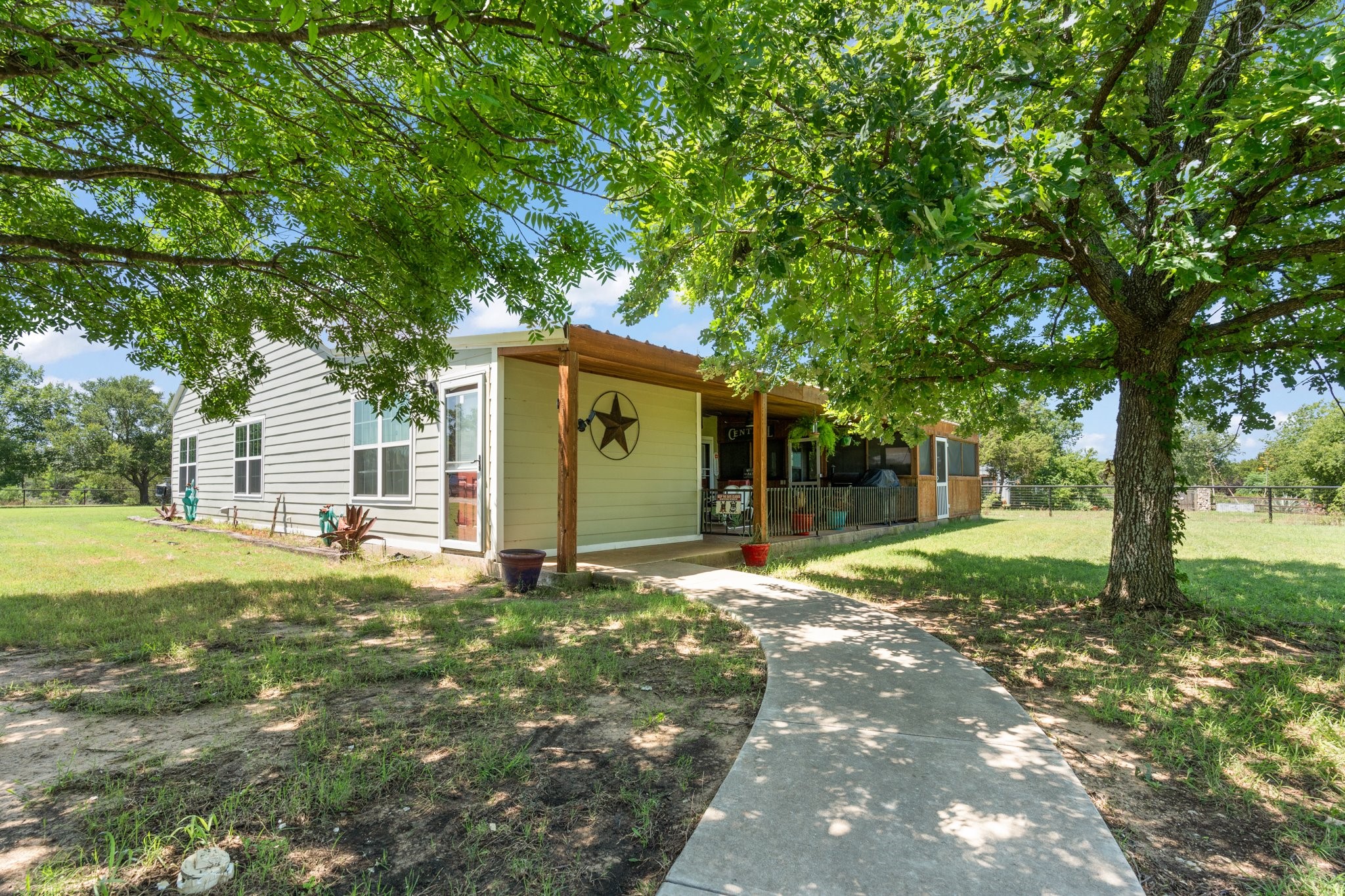 114 Private Road 22223