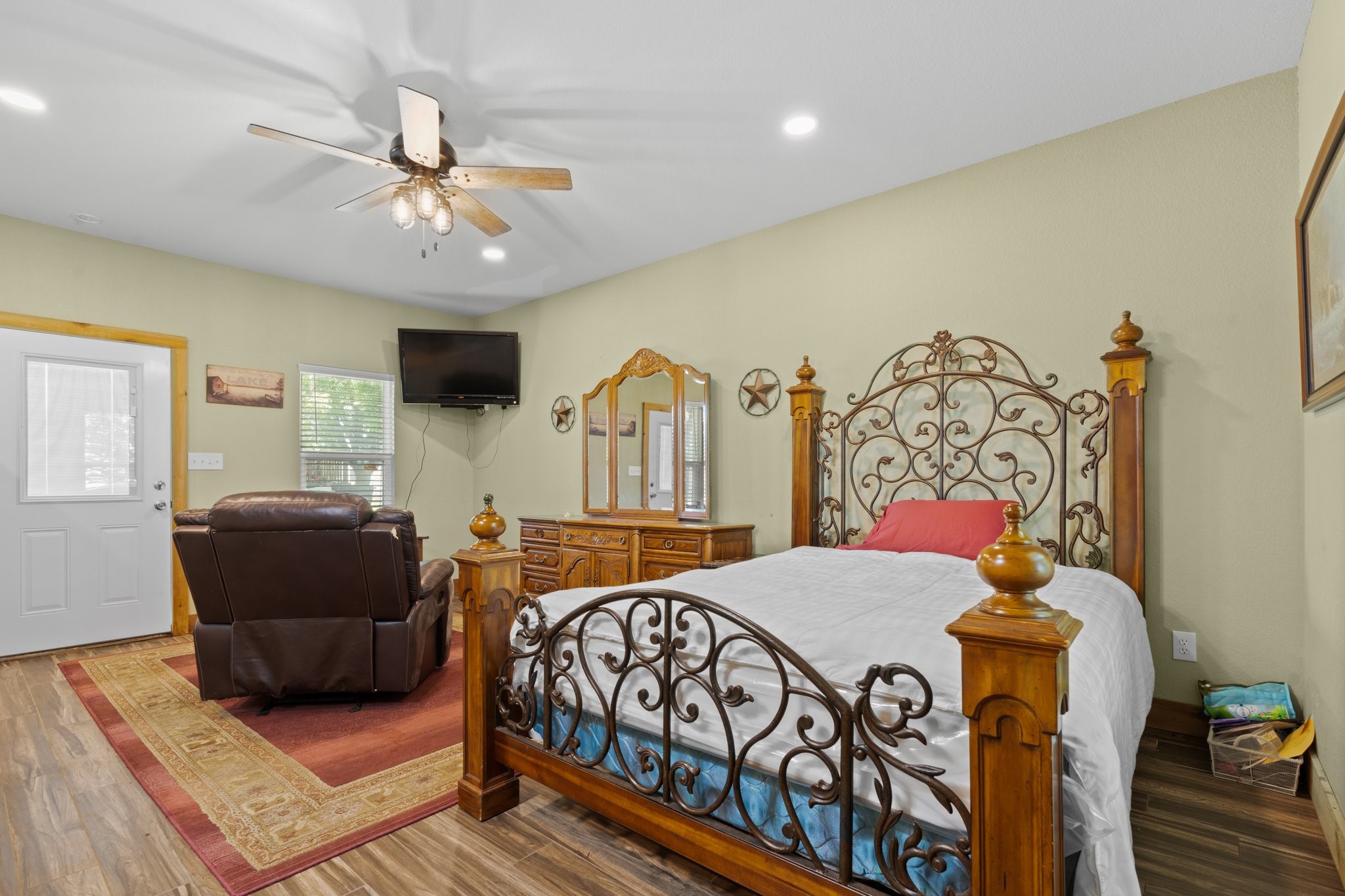 114 Private Road 22223