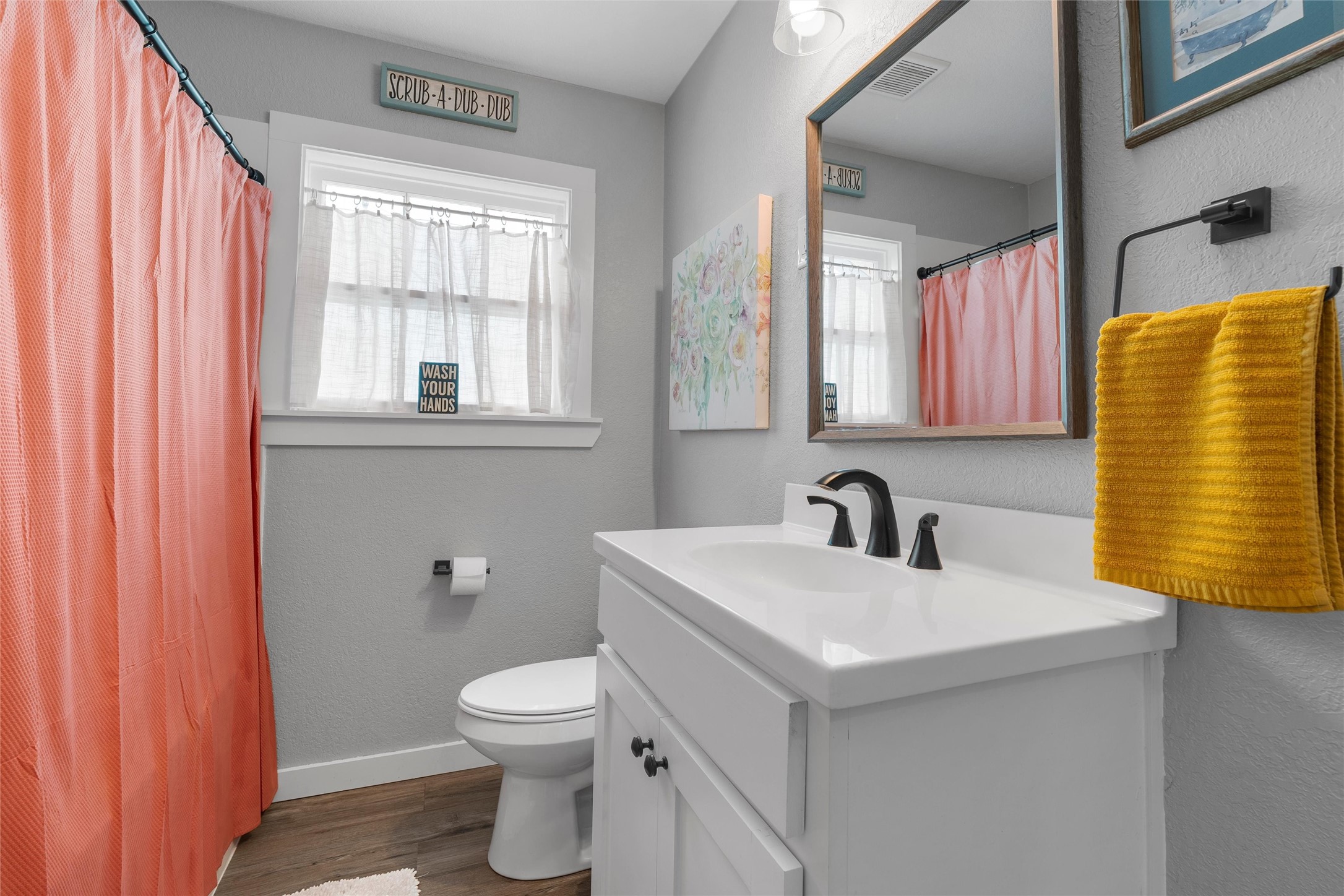 3017 Live Oak Avenue