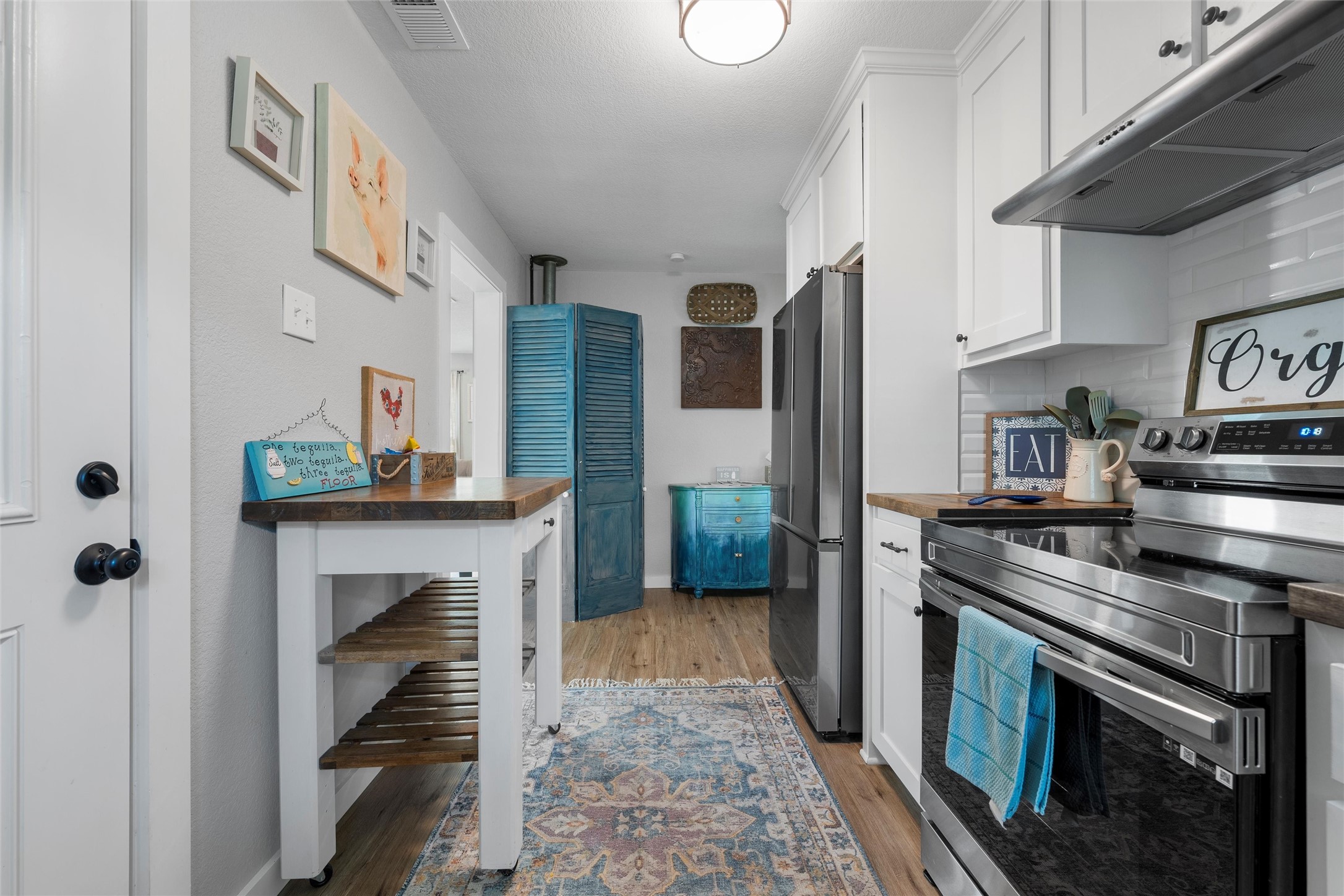 3017 Live Oak Avenue