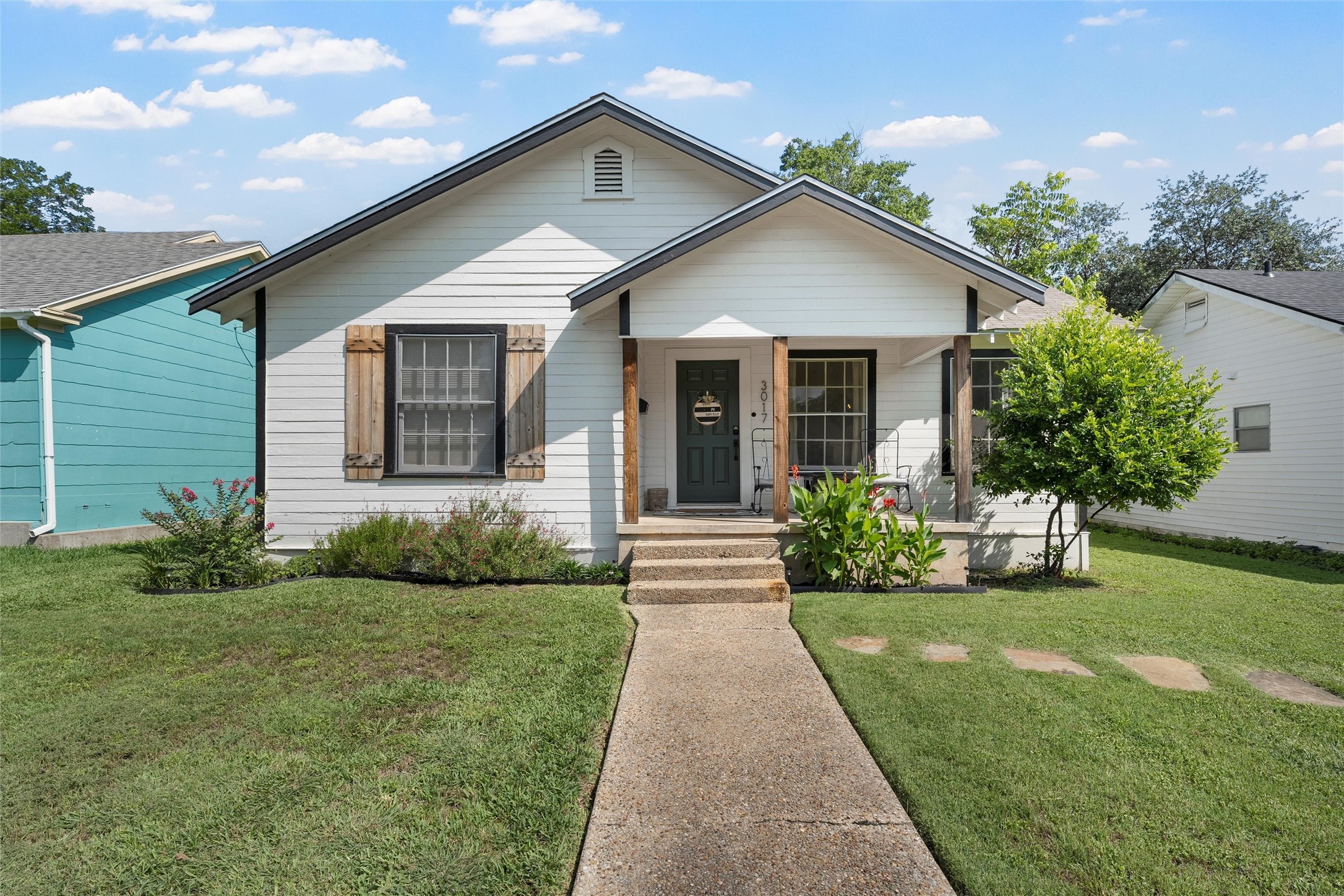 3017 Live Oak Avenue