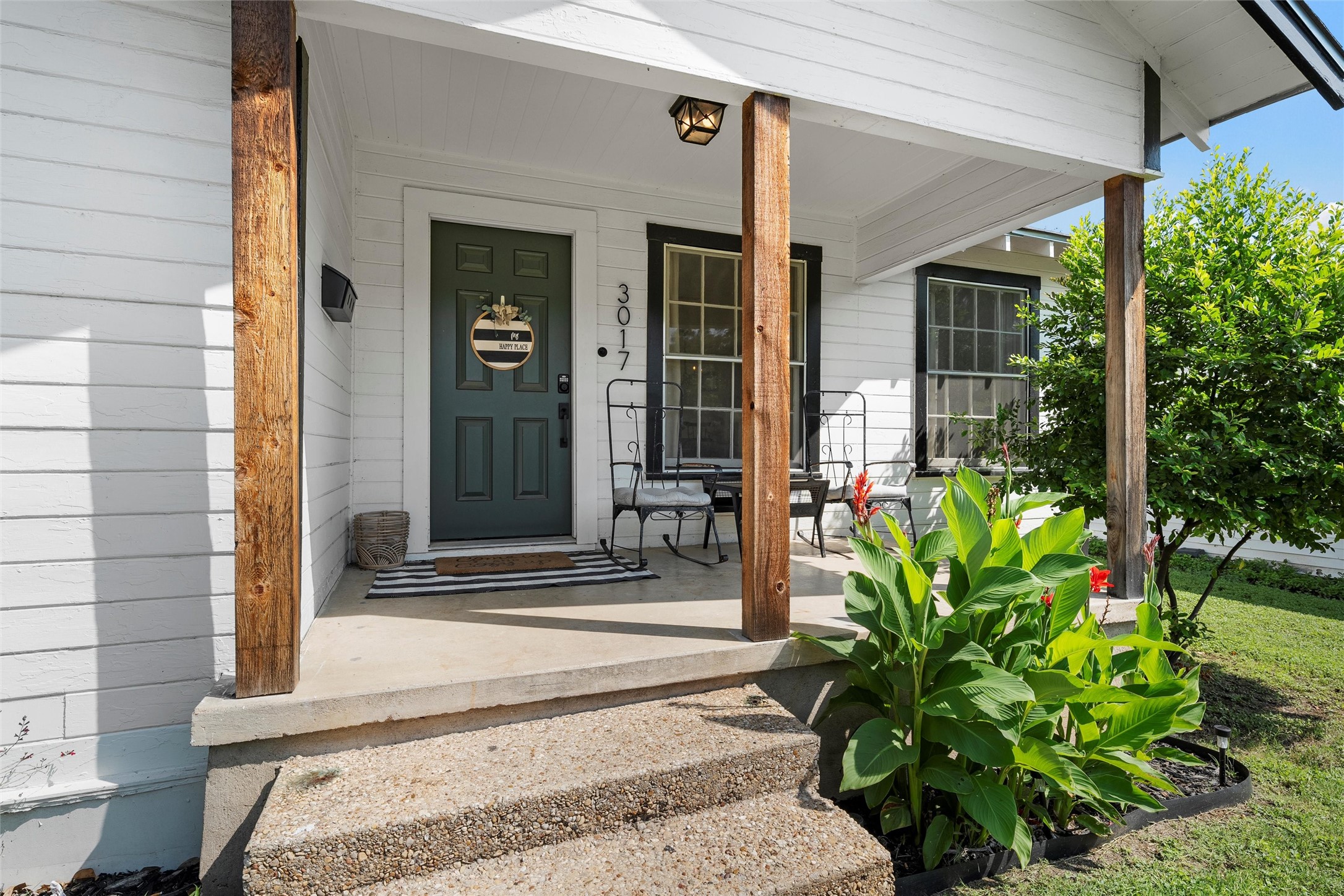 3017 Live Oak Avenue