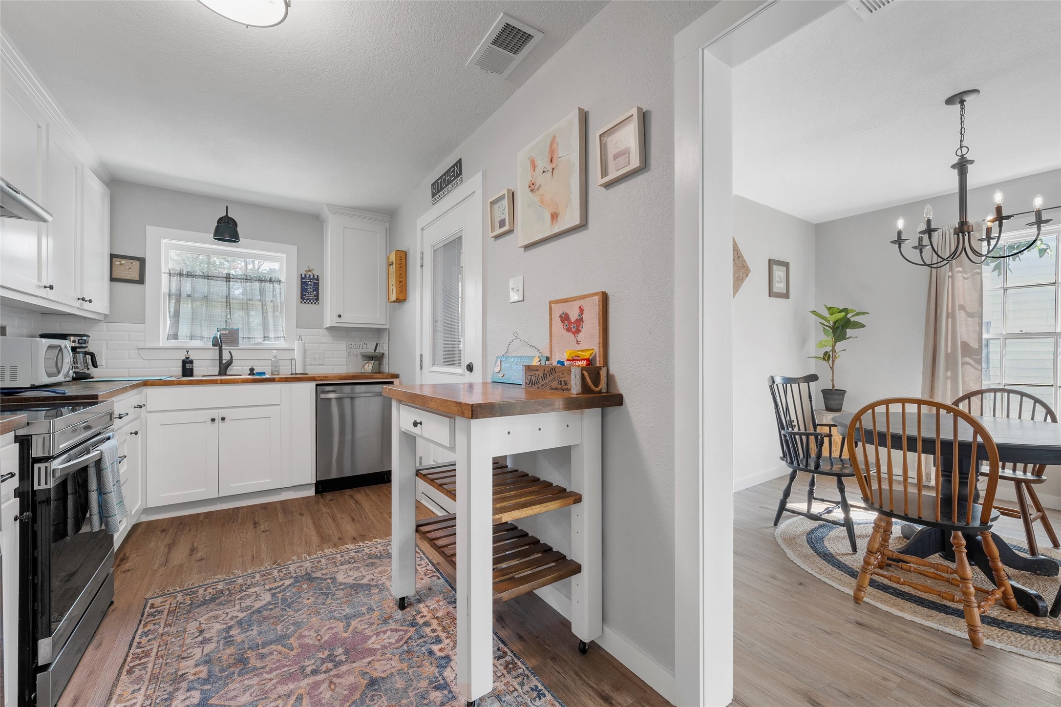 3017 Live Oak Avenue