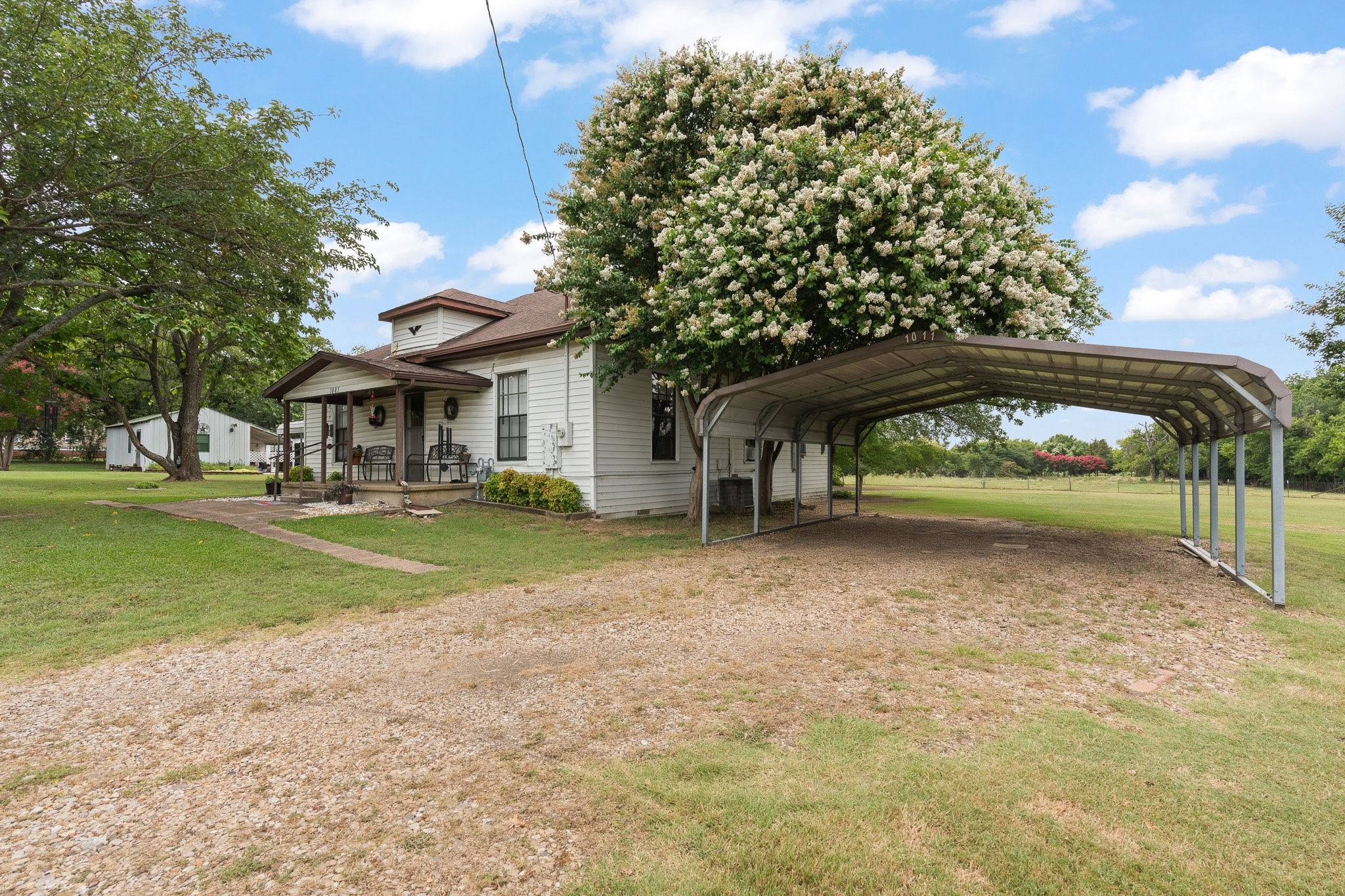 1011 N Magnolia Avenue