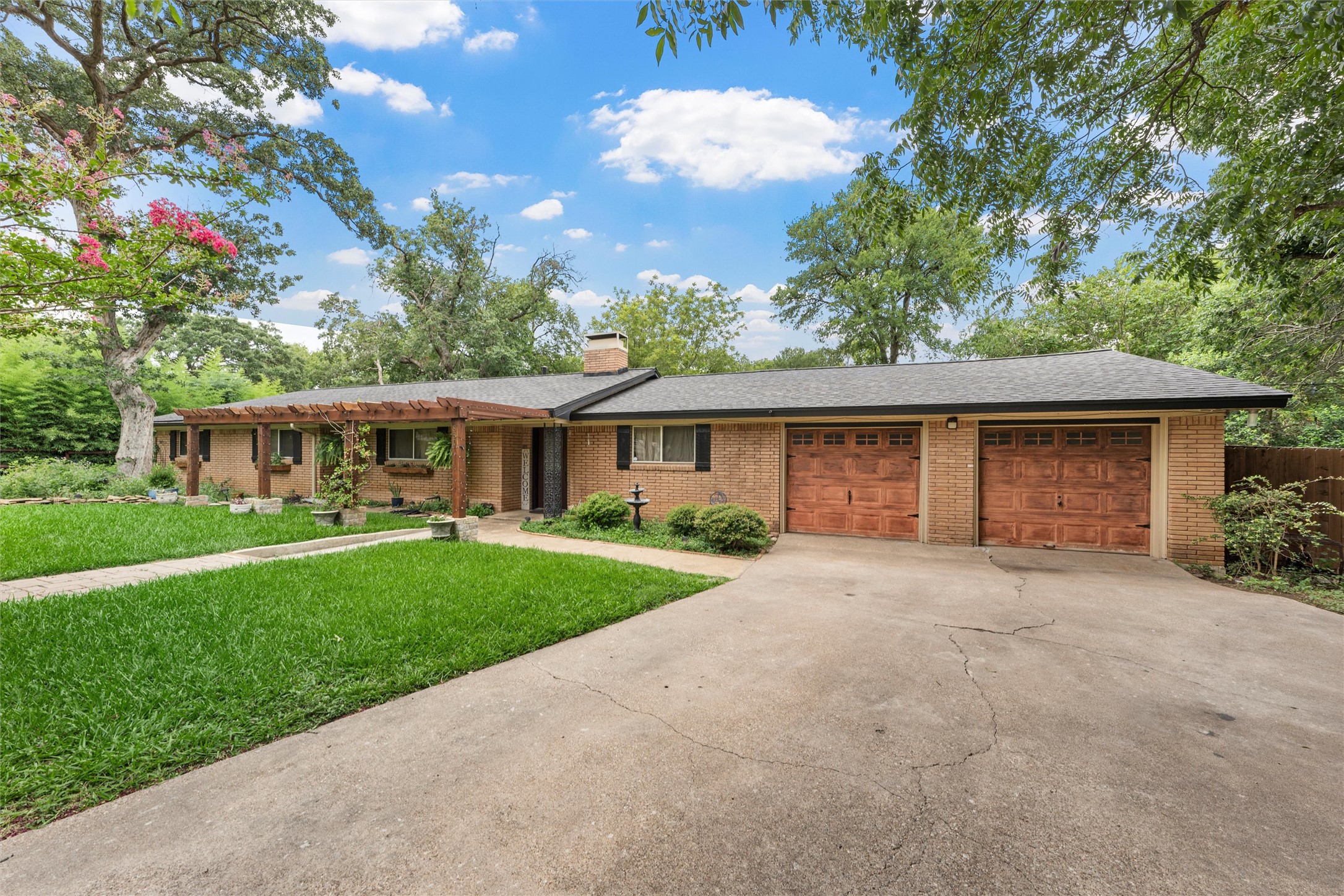 830 Arliss Drive