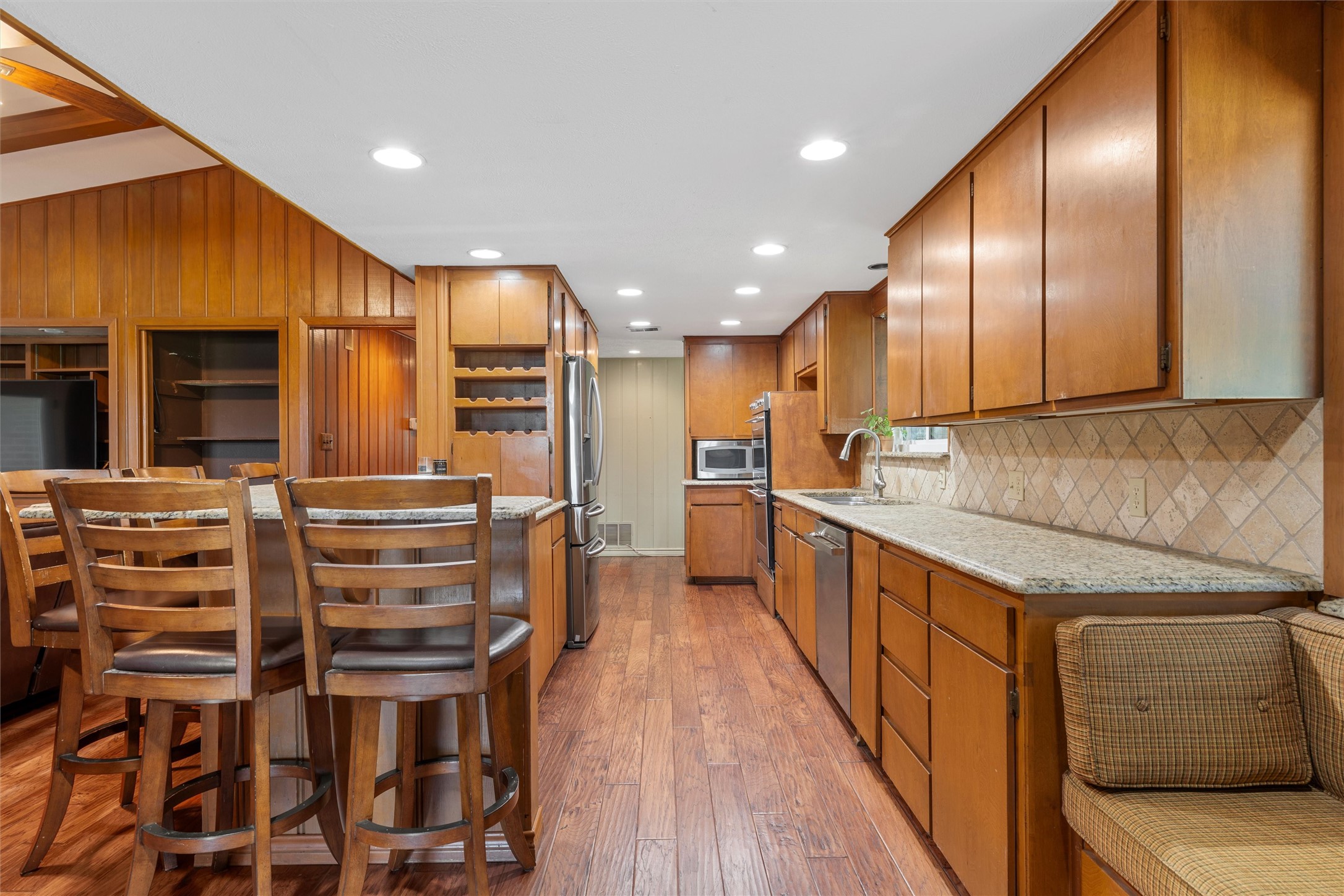 1302 E Elm Street