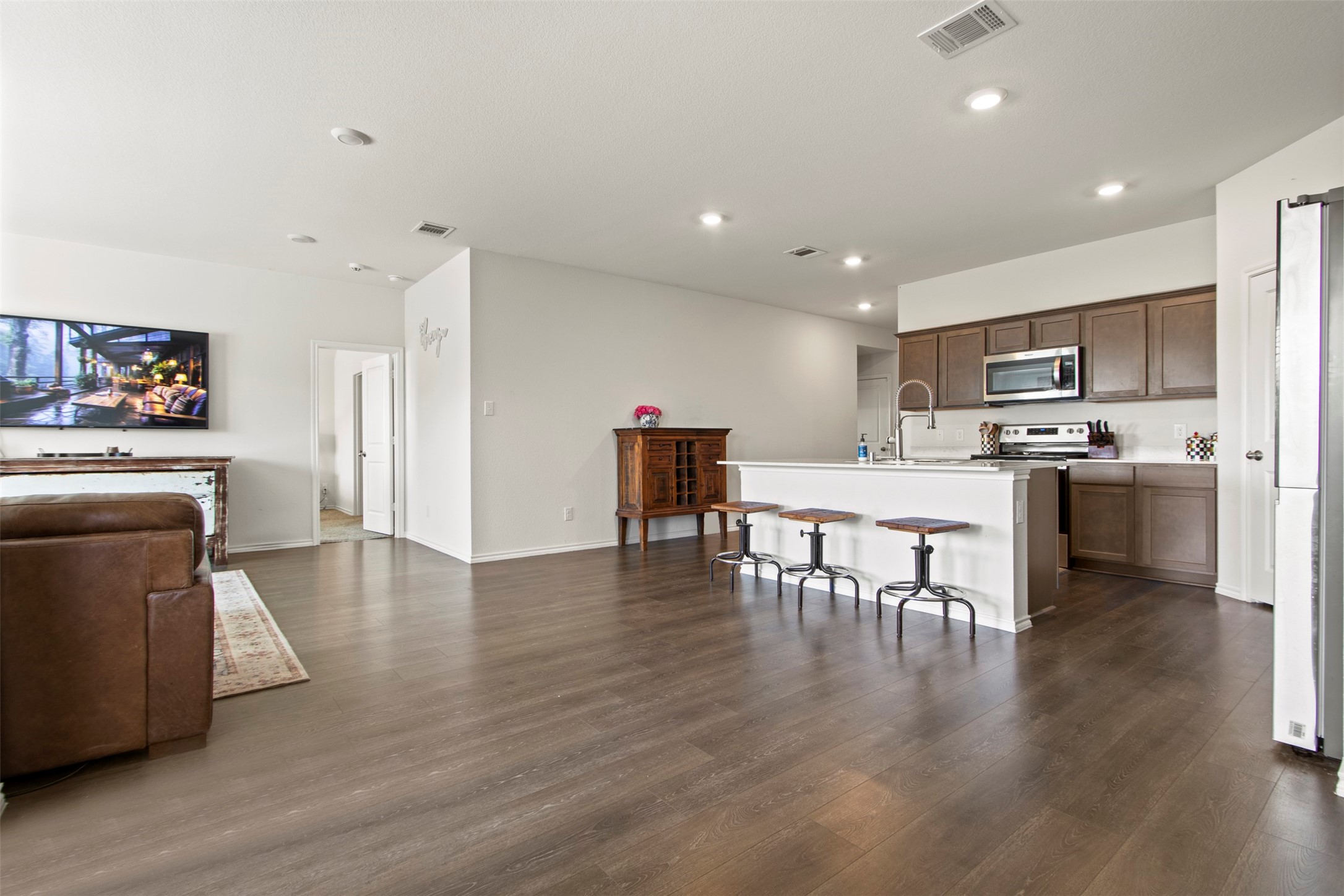 208 Churchill Court